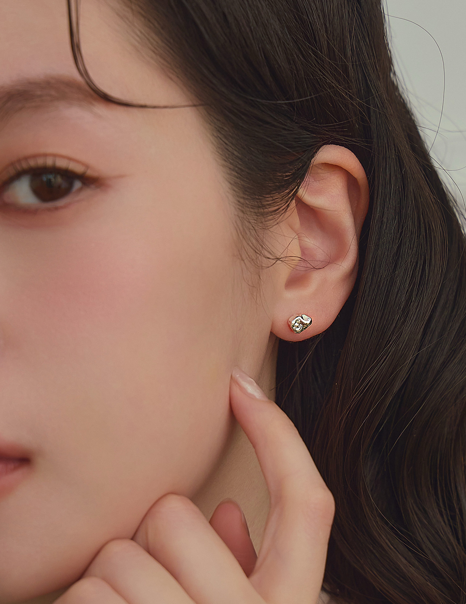 立體凹凸岩石。針式耳環