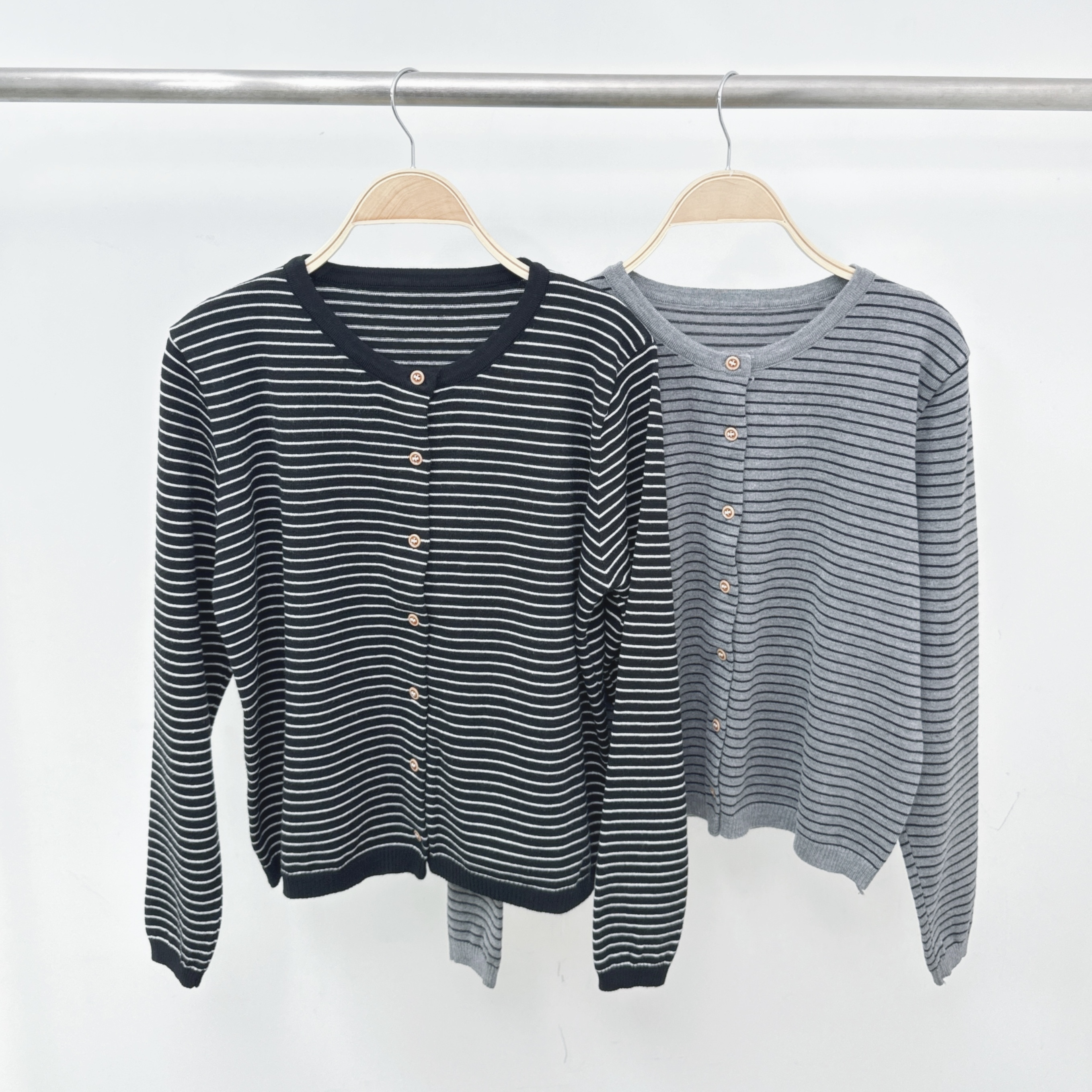 【預訂】橫間針織開鈕外套 (F62-F63)