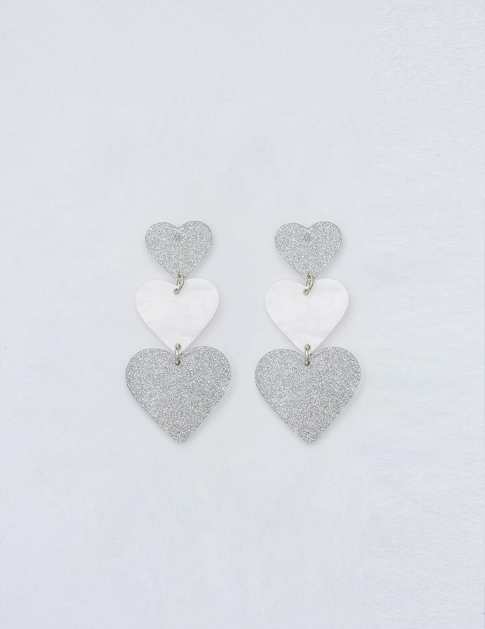 閃閃垂墜愛心。針式耳環(銀)