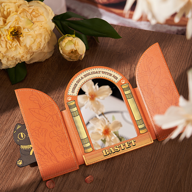 大英博物館｜安德森貓和她的朋友們系列｜巴斯特的假期開門磁吸化妝鏡-安卡款