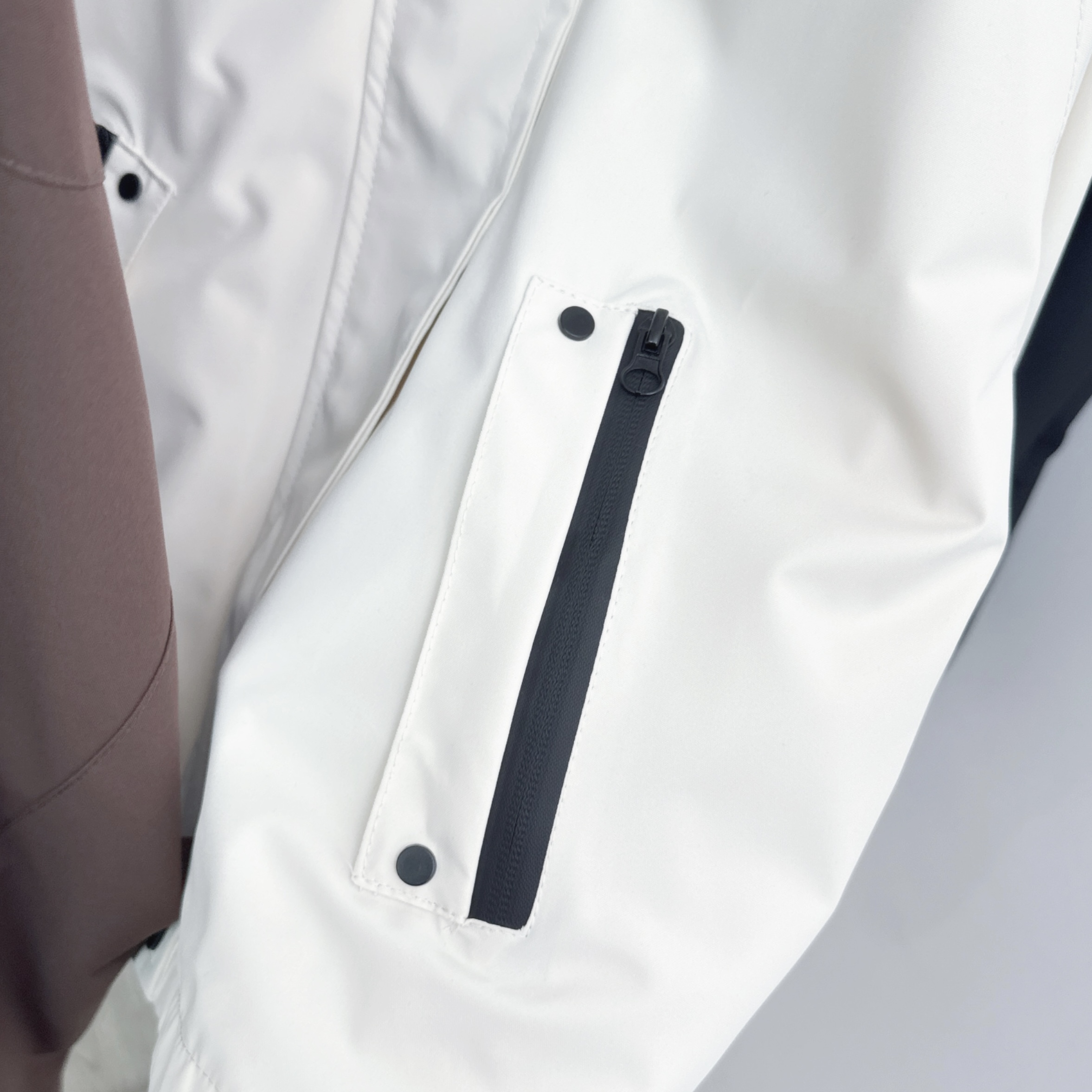 【預訂】拉鍊側袋索繩企領風衣外套 (F20-F25)