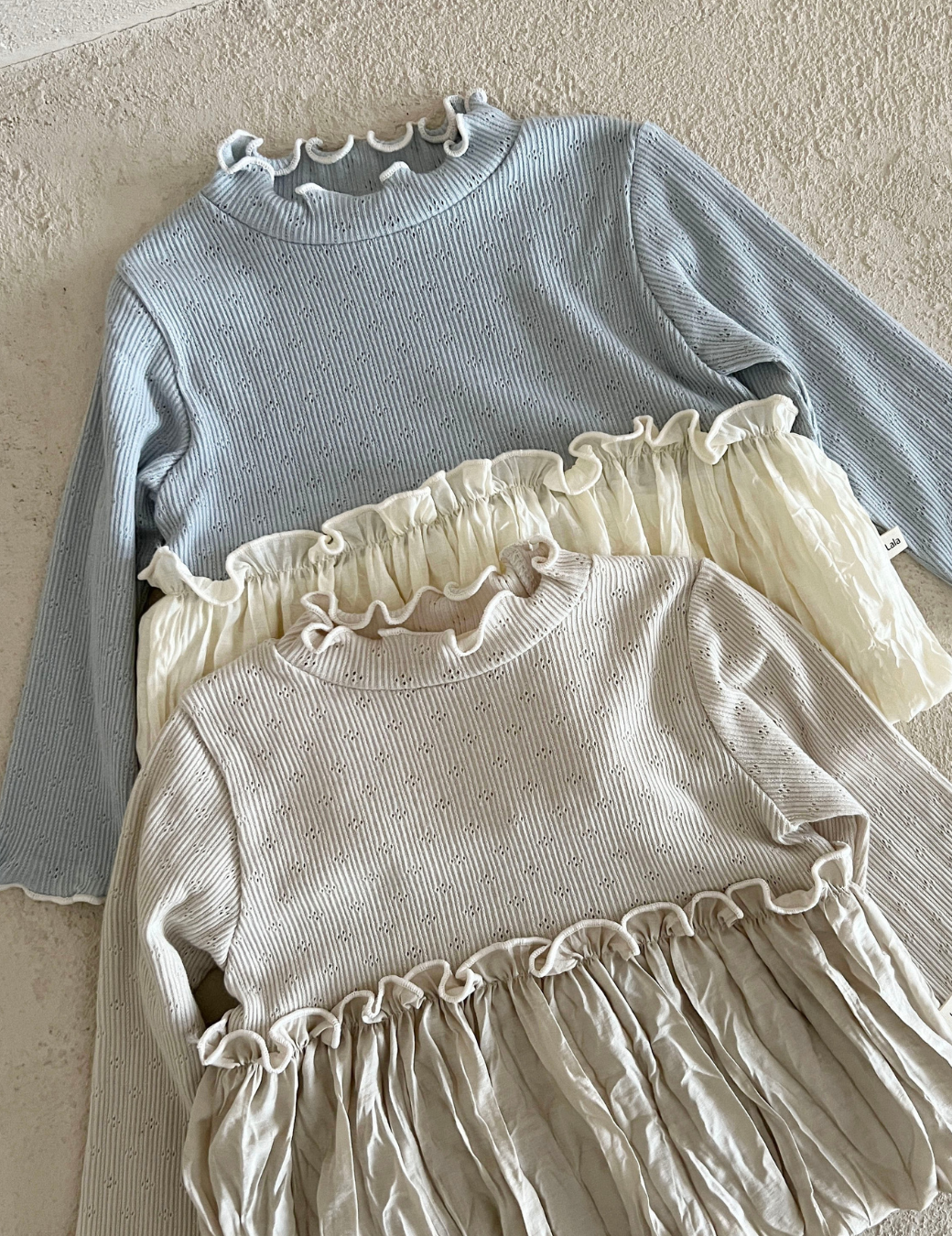 皺皺坑條捲邊拼接上衣