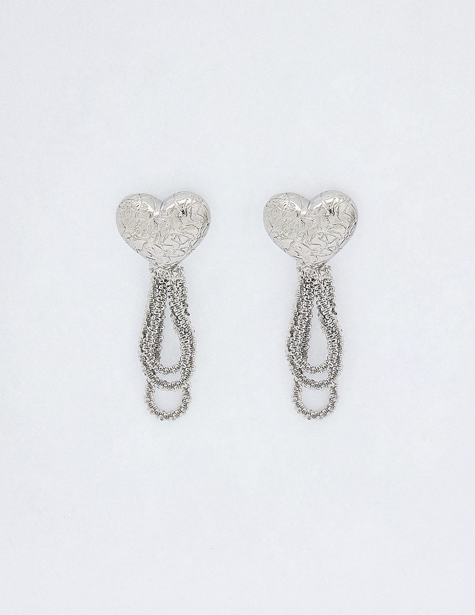 熔岩流蘇愛心。針式耳環