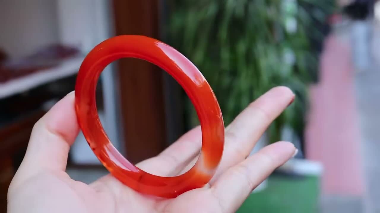 南紅櫻桃紅細圓條手鐲,天然南紅瑪瑙