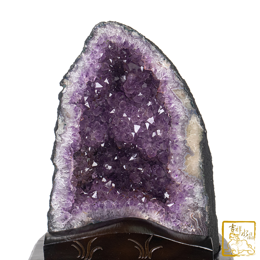 巴西紫水晶洞 8.8kg 帶紫鈦晶
