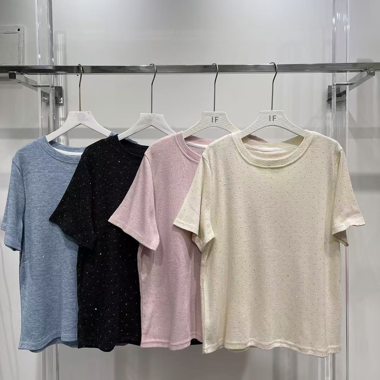 【預訂】閃石點點壓紋彈性TOP (E46-E49)