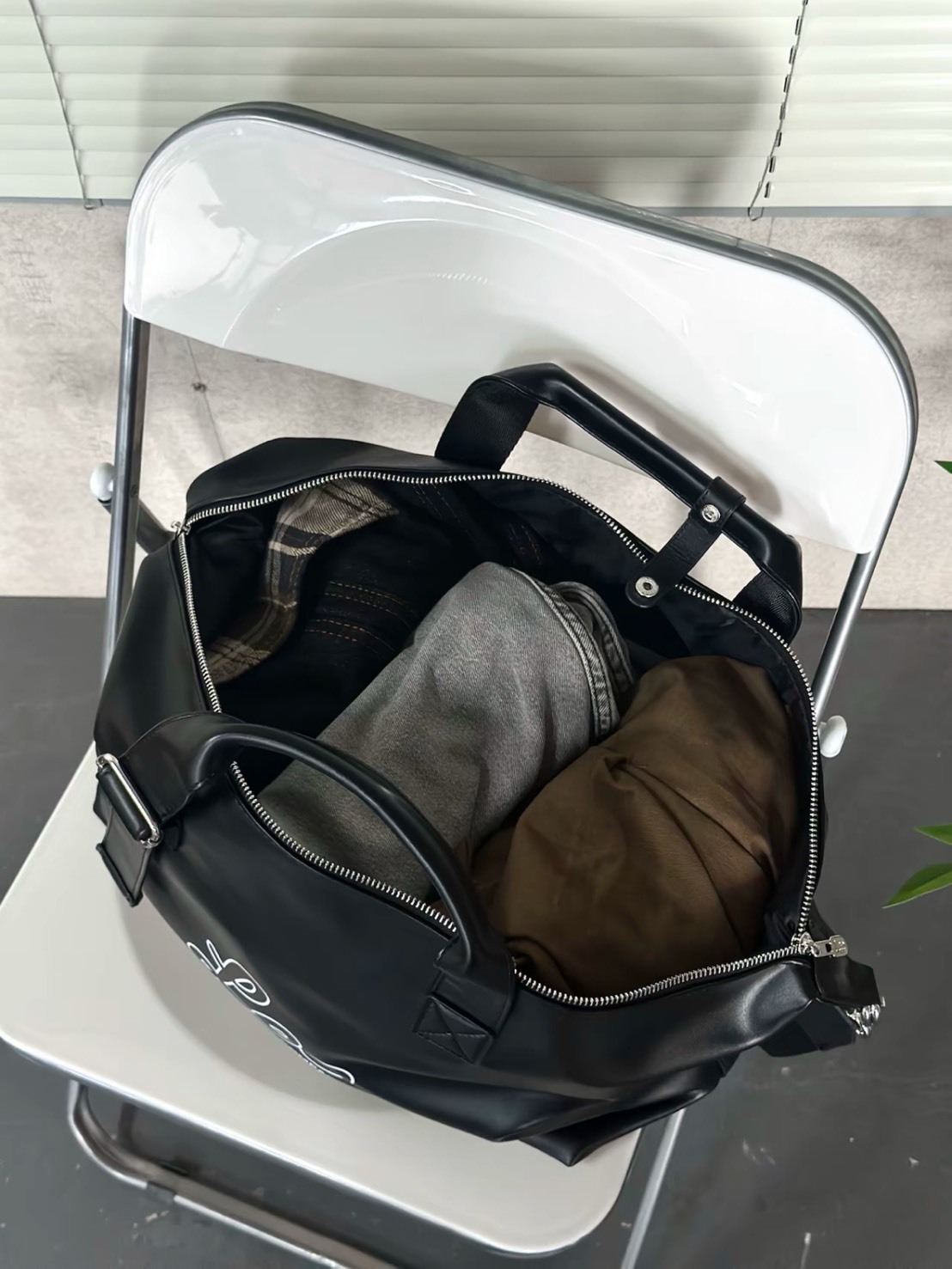 LEE 21L 經典大LOGO 大容量 行李包 健身包