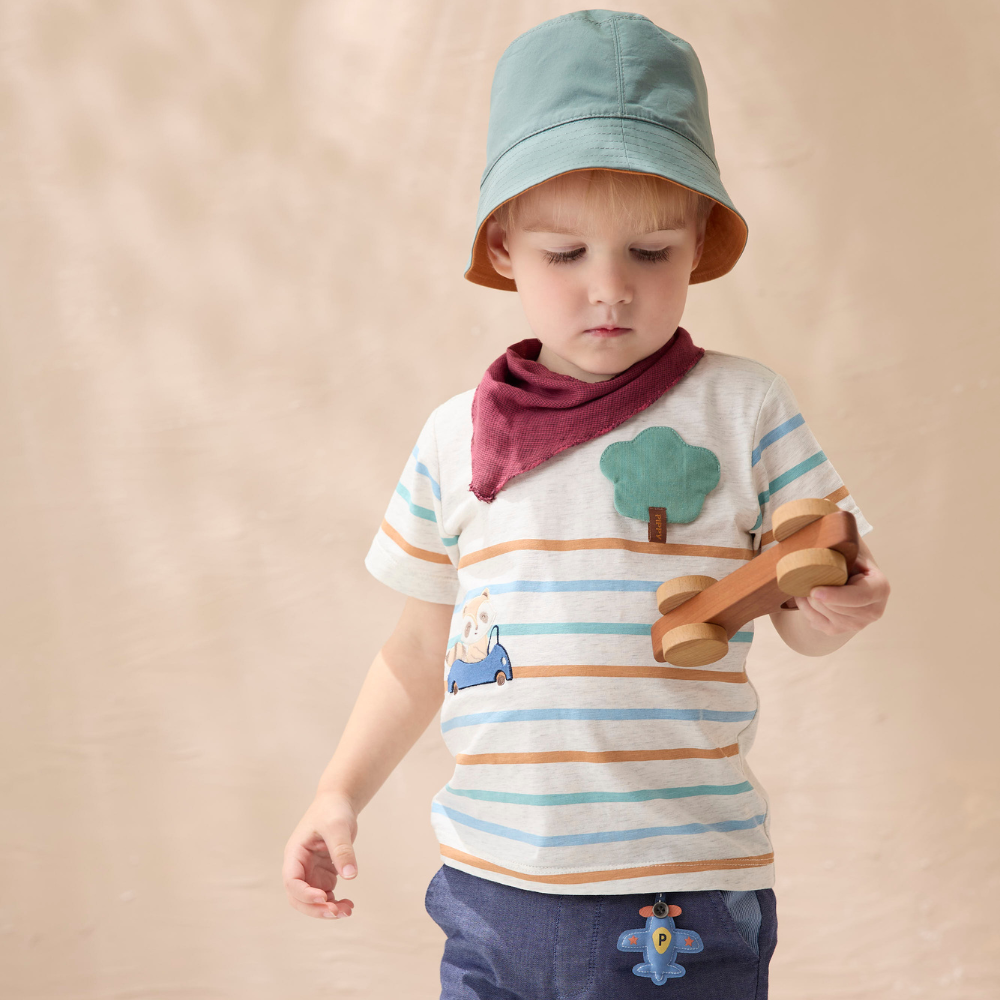 PIPPY小浣熊開車趣三色條紋棉質圓領短袖上衣 米白