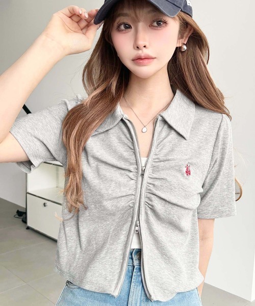 日本🇯🇵連線 Moment+ x U.S. POLO ASSN. 刺繡前襟褶皺雙拉鍊Polo衫 短版 刺繡 翻領 Polo衫 雙拉鍊 休閒 短袖 T恤 4色(任買兩件711免運)/預購