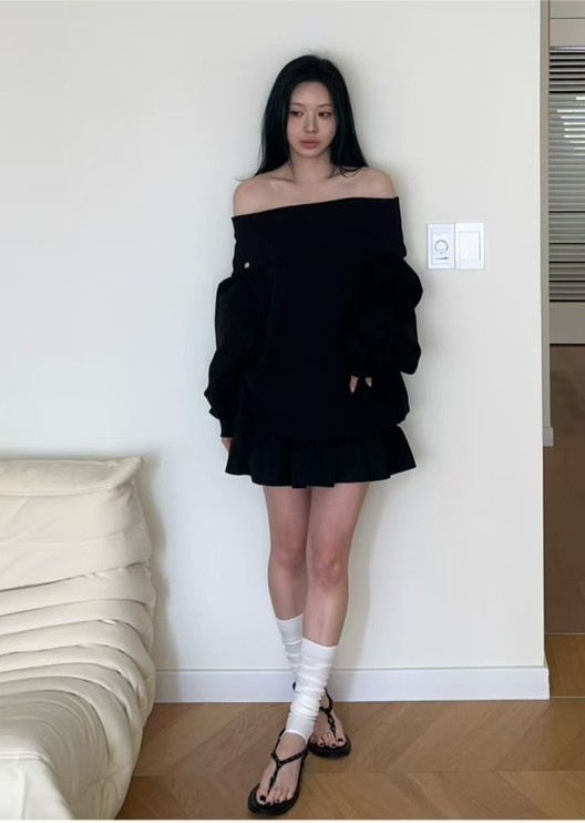 翻領小徽章露肩上衣