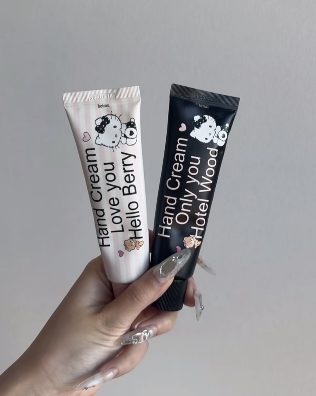 hetras. x HELLO KITTY 韓國限定 香氛 護手霜 兩款