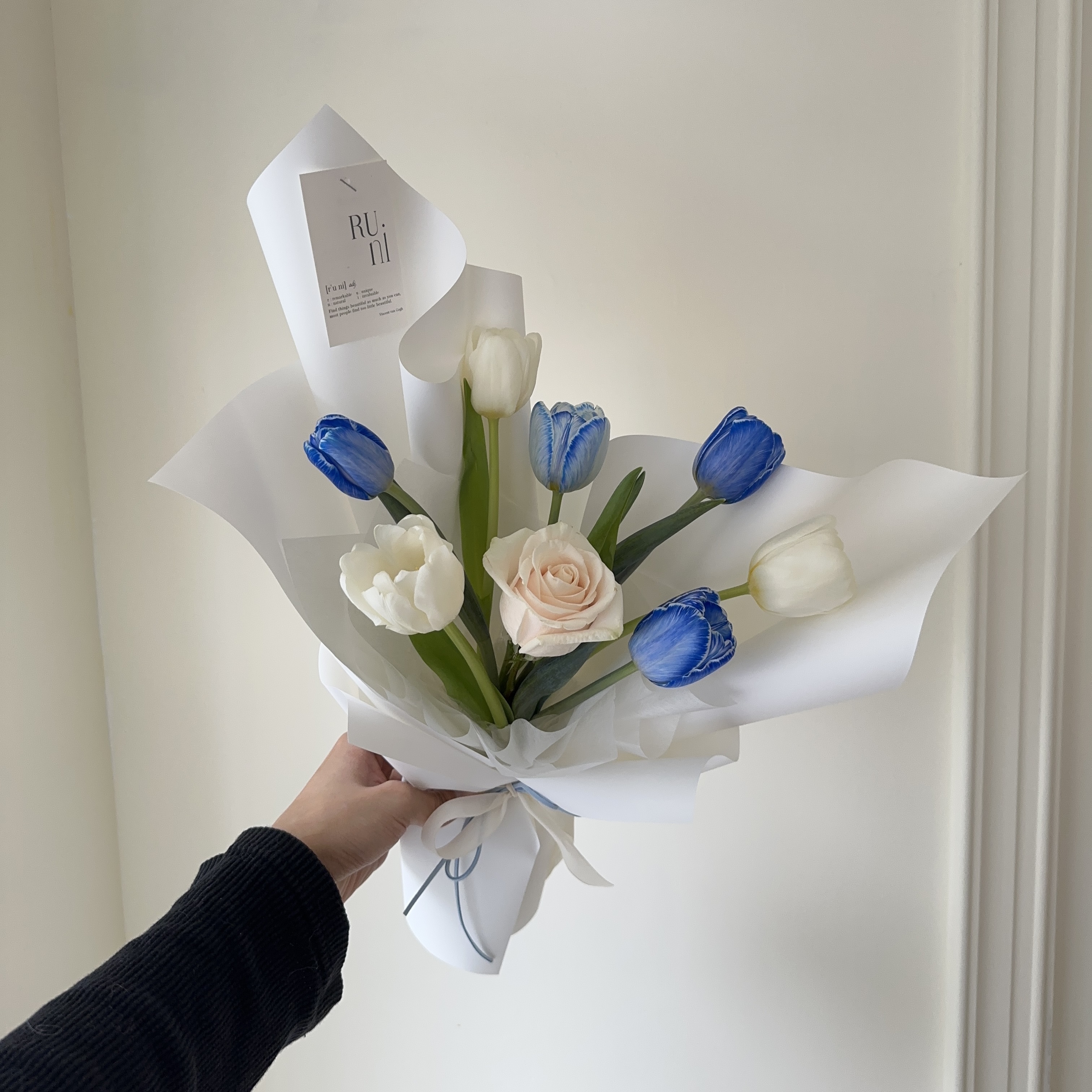 冰晶藍調-進口玫瑰鬱金香鮮花花束