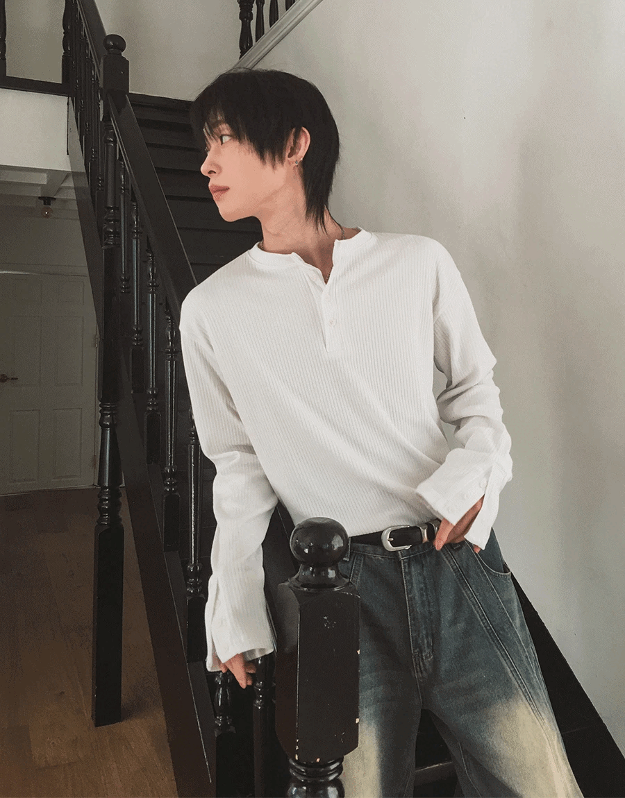 黎凡特袖口亨利領T恤