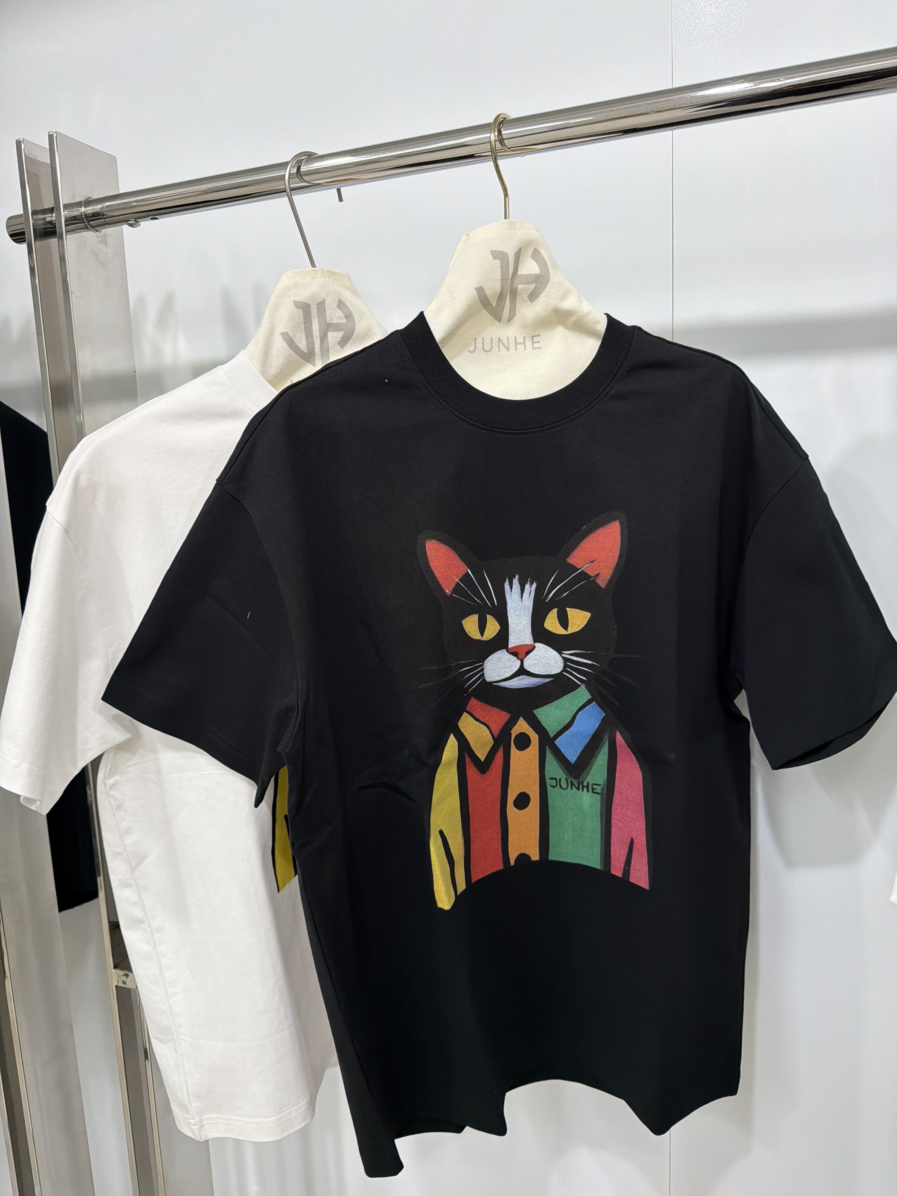 RD25 JUNHE 彩色恤衫黑貓短袖TEE (FREE SIZE)(JUNHE2510-105)