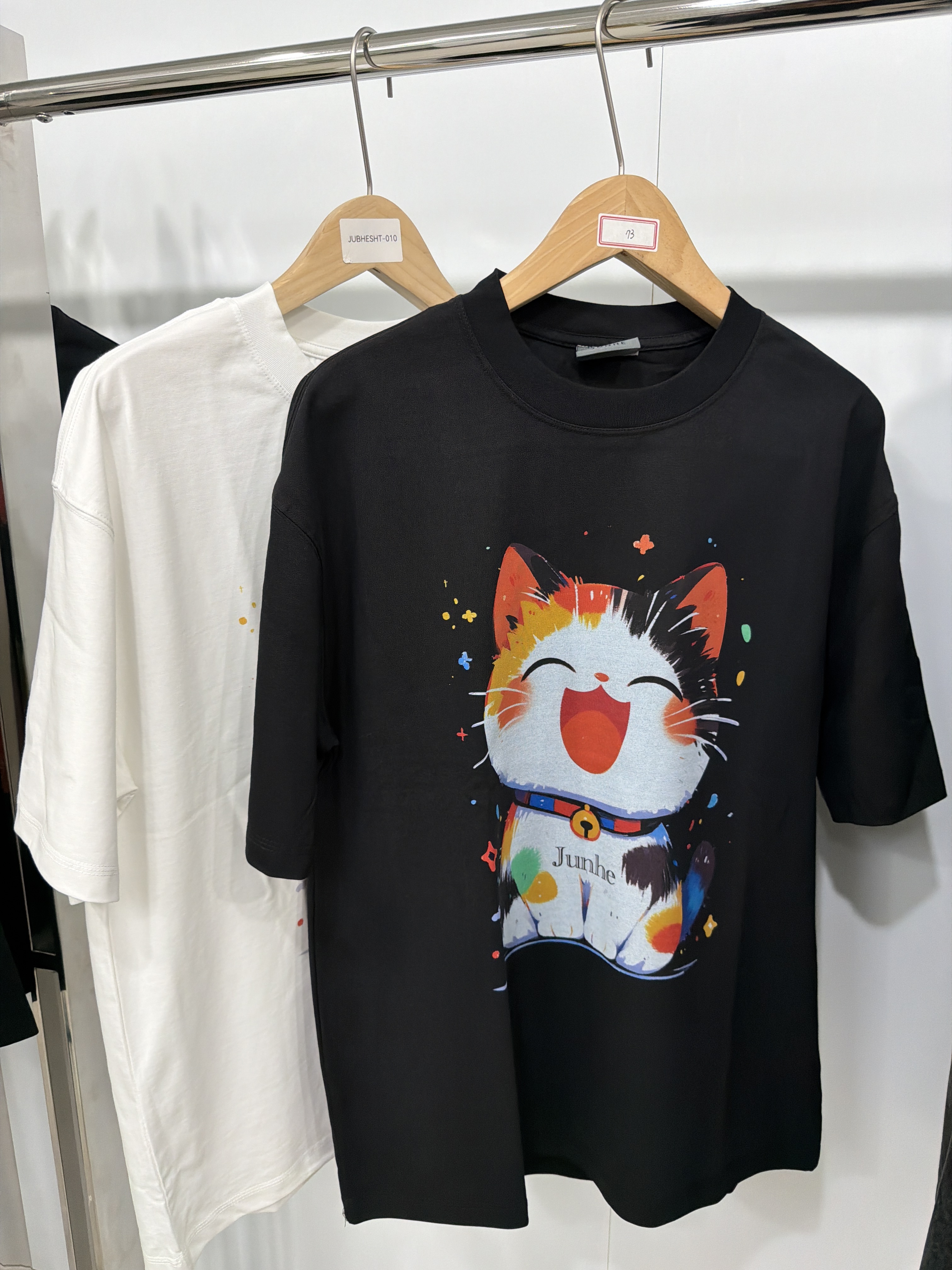 RD27 JUNHE 快樂招財貓短袖TEE (FREE SIZE)(JUNHE2510-107)