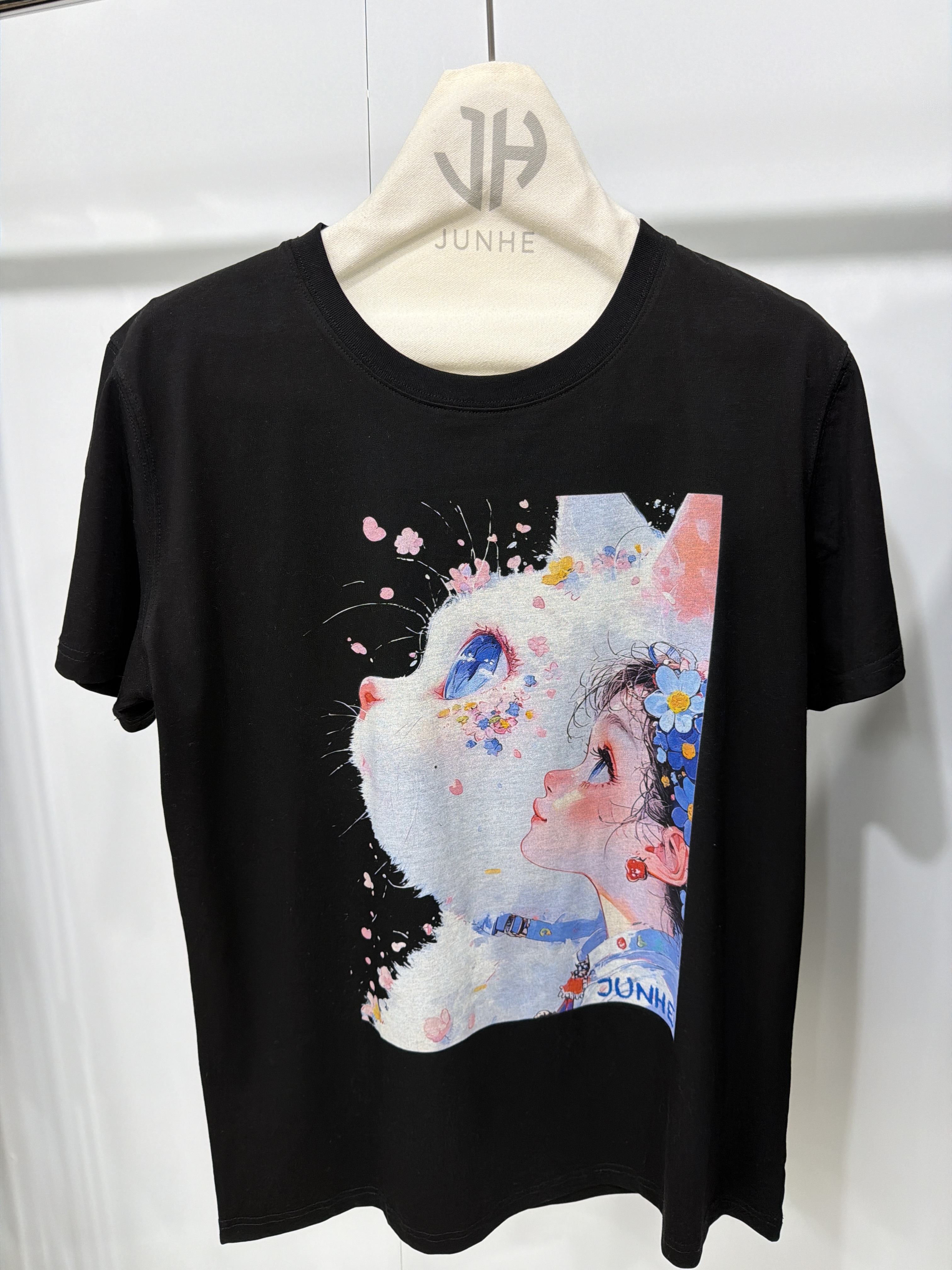 RD30 JUNHE 仙女貓與少女短袖TEE-黑色 (FREE SIZE)(JUNHE2510-111)