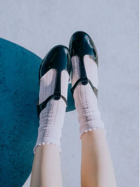 [預購]靴下屋  蕾絲網眼中筒襪