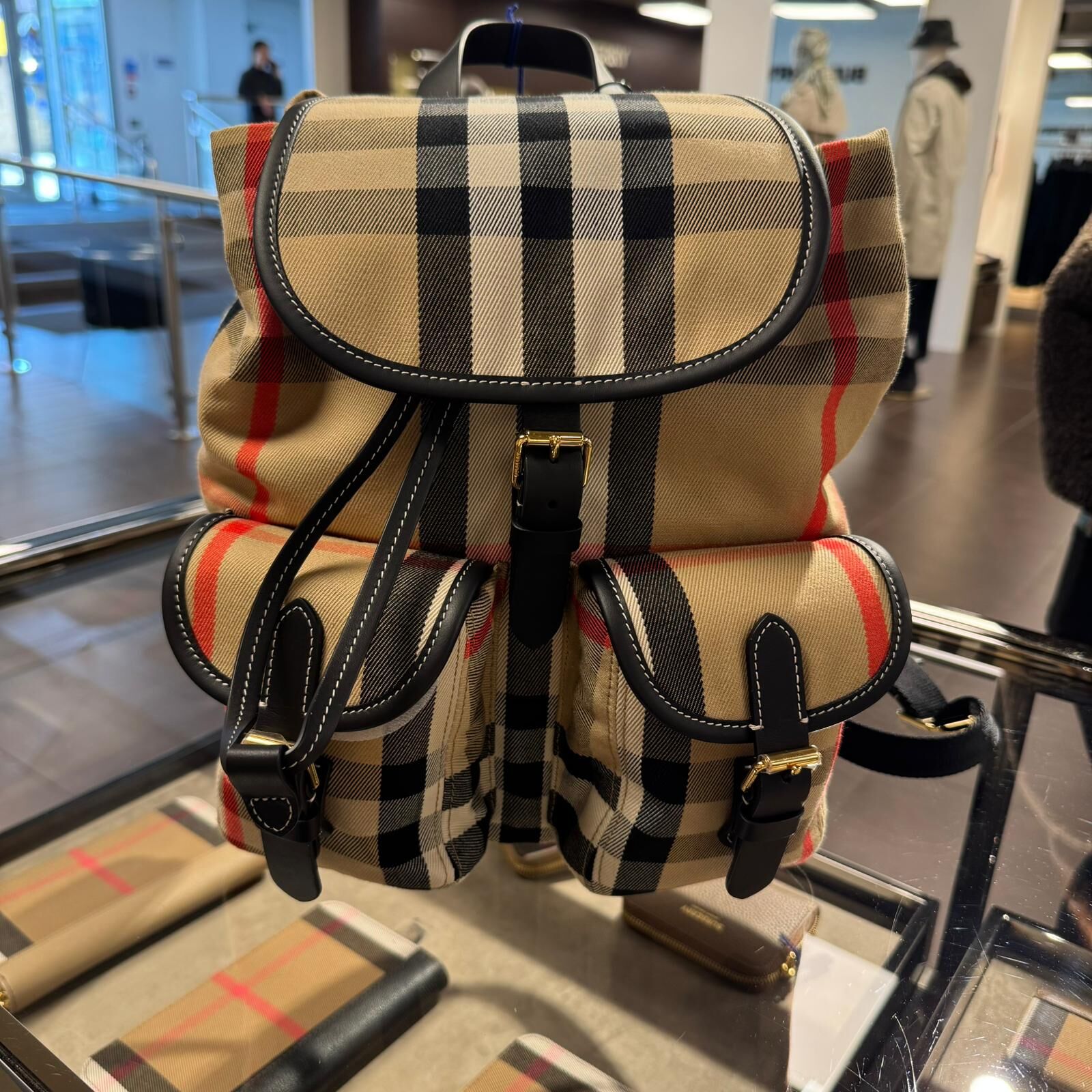 UK-GGG0302-101 背囊81231011 (A2)