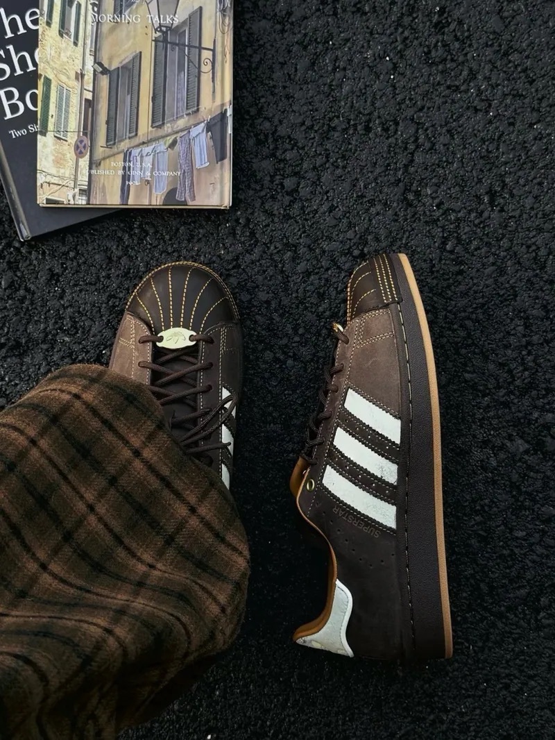 代購-ADIDAS SUPERSTAR 棕調 老錢風 油蠟皮 貝殼頭 HP7108