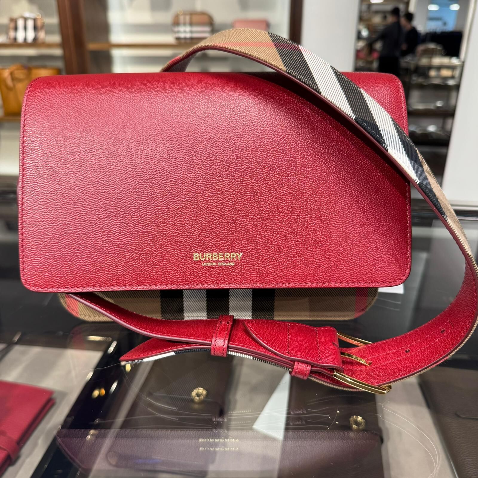 UK-GGG0302-103 手袋81135401 (A4)