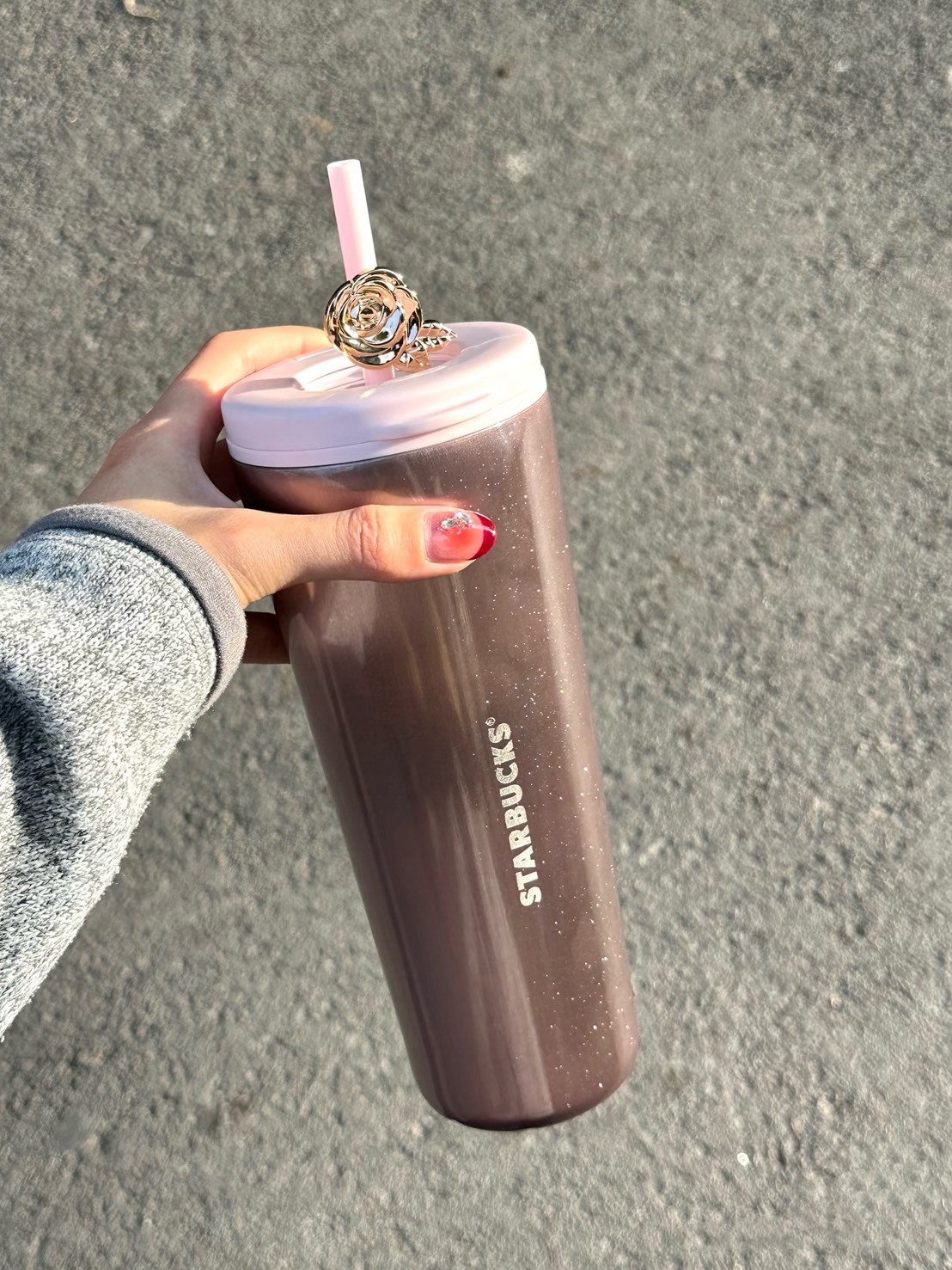 【預購】STARBUCKS 星巴克 春天限定 萬花玫境 流光玫瑰吸管杯 雙飲口閃粉貓眼吸管杯 配玫瑰吸管裝飾 650ML