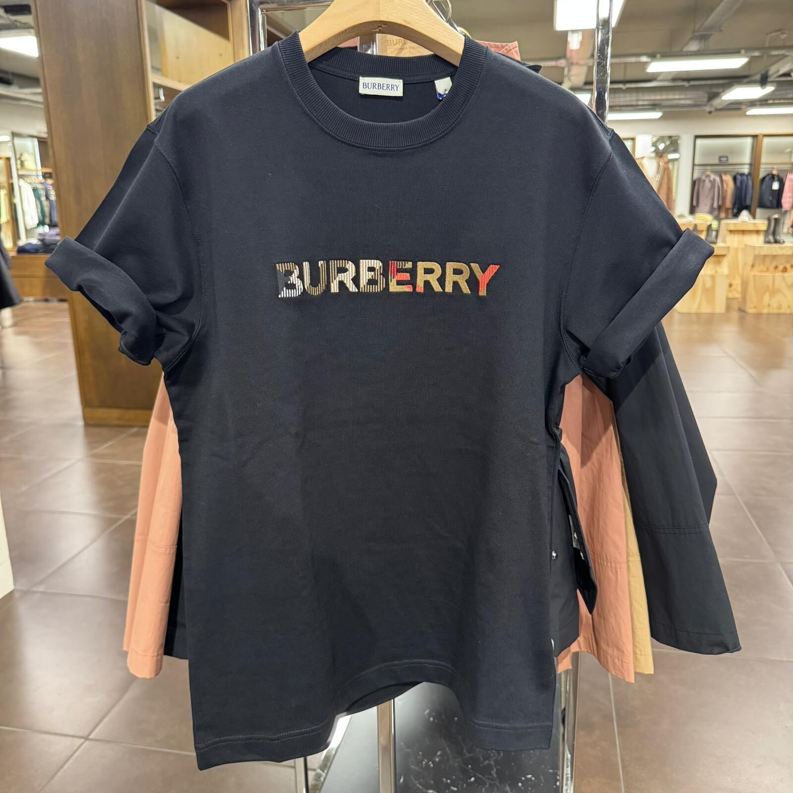 UK-GGG0302-116 T-shirt 黑色81132241【XS-XL】 (A17)