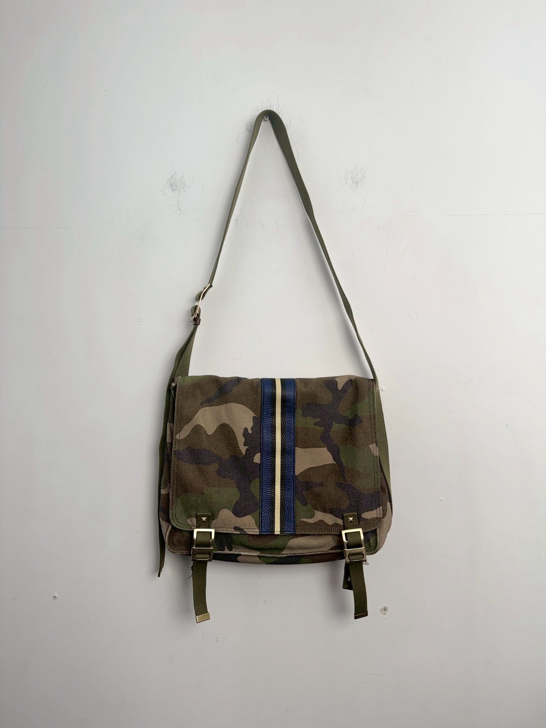 VALENTINO GARAVANI Double Buckle Messenger Bag Printed Camo Canvas