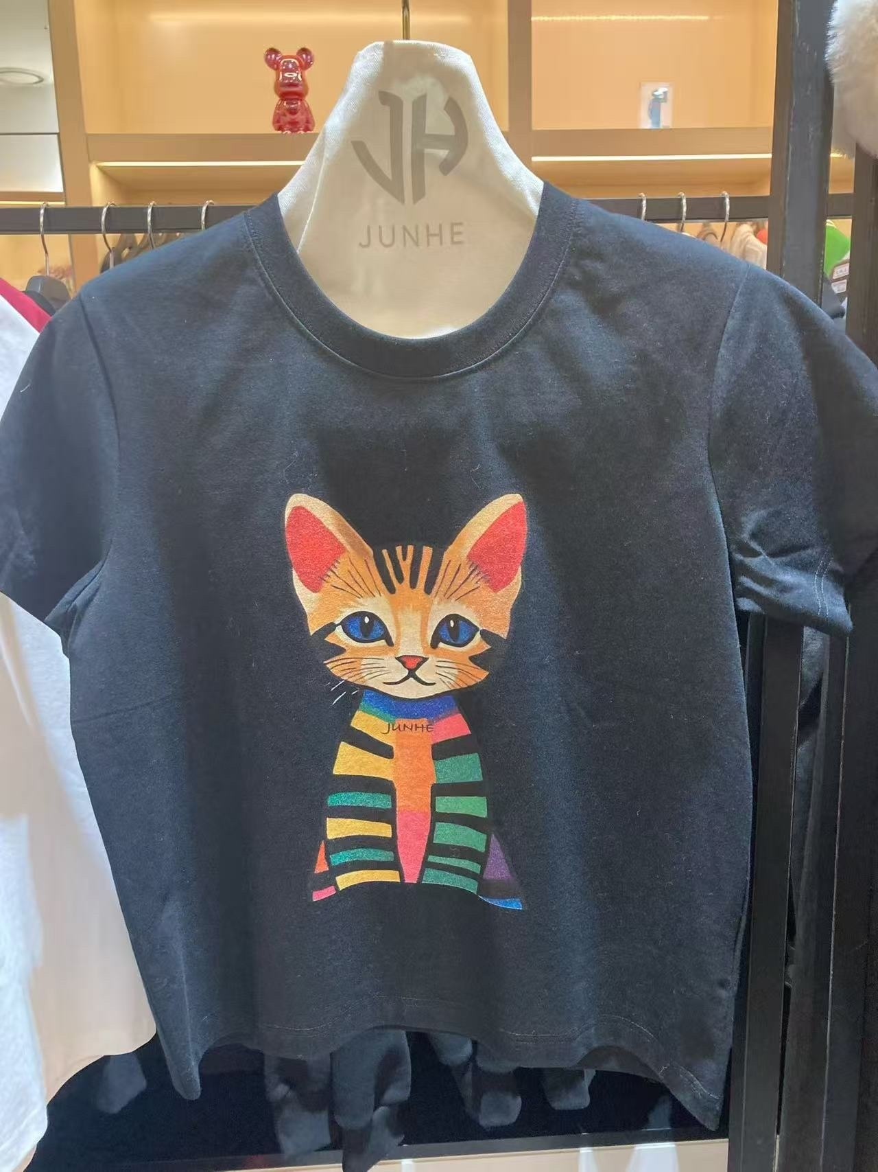 RD26 JUNHE 彩色間條貓貓短袖TEE (FREE SIZE)(JUNHE2510-104)