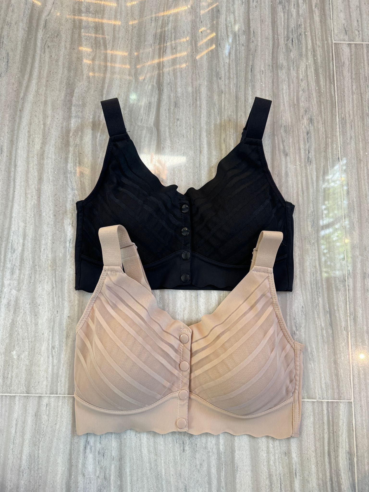(1) 3612 FRONT CLASP BRA (BEIGE + BLACK)  M: 30ABCD/32ABC