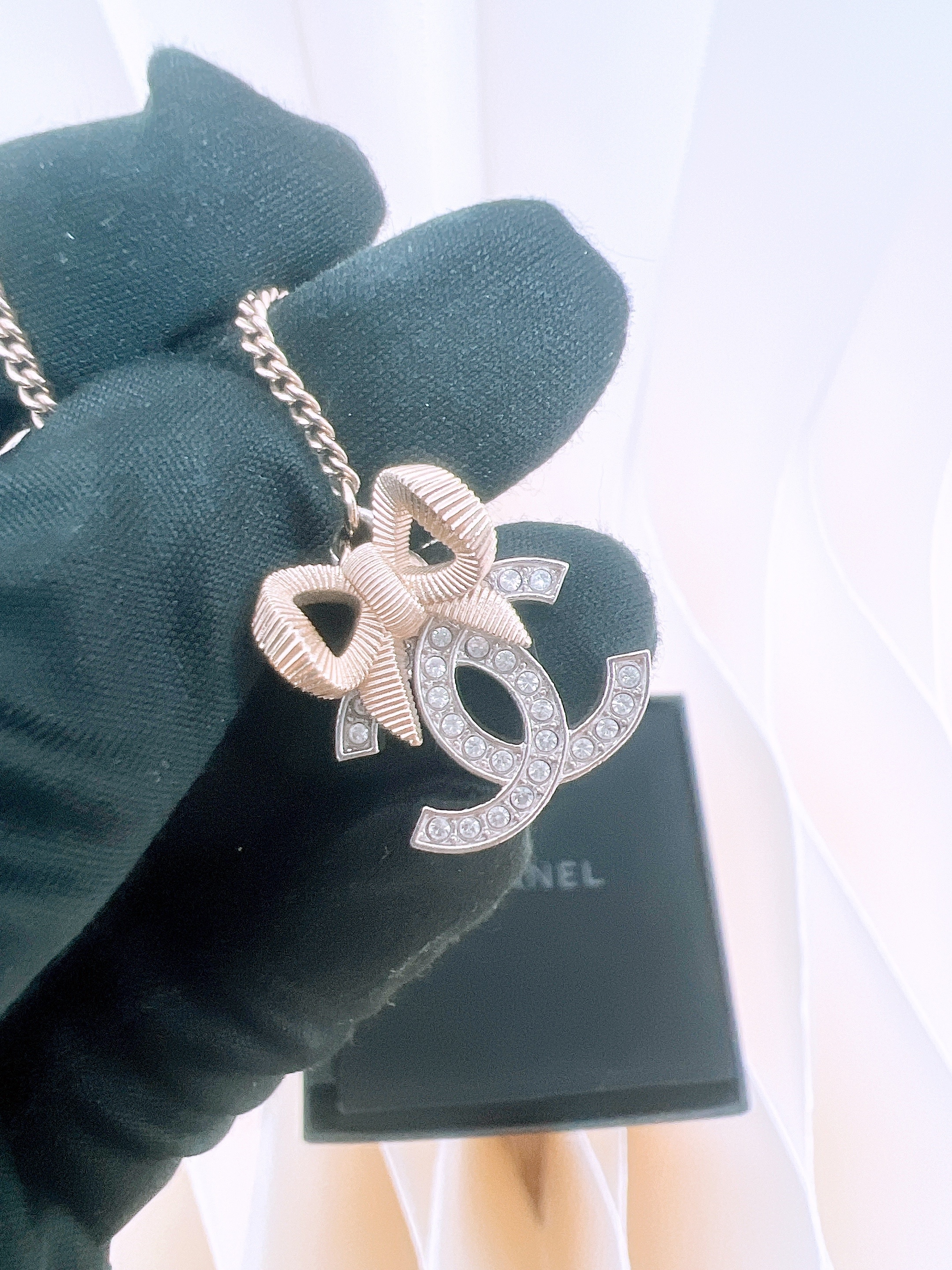 Chanel 24k ribbon necklace