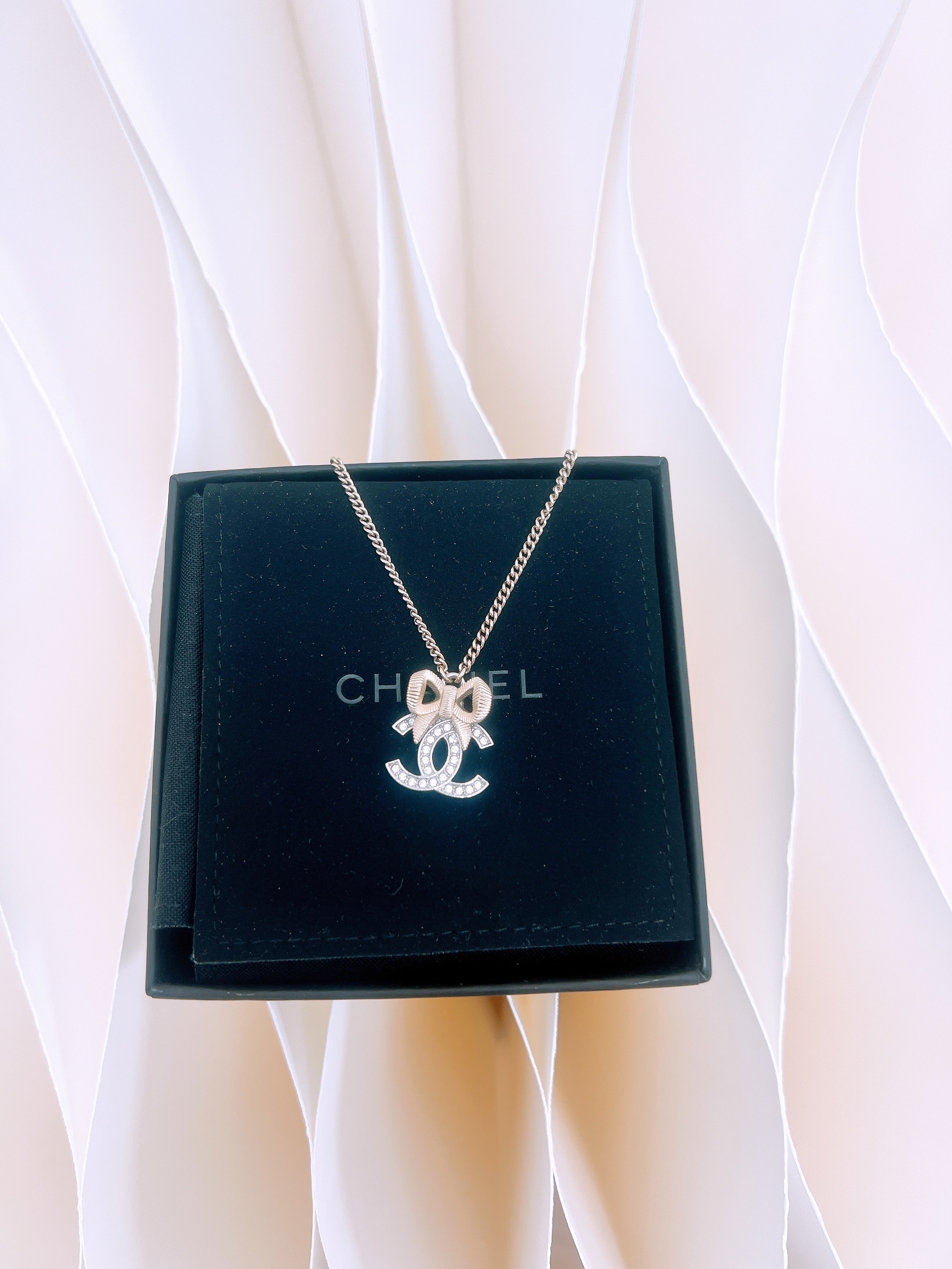 Chanel 24k ribbon necklace