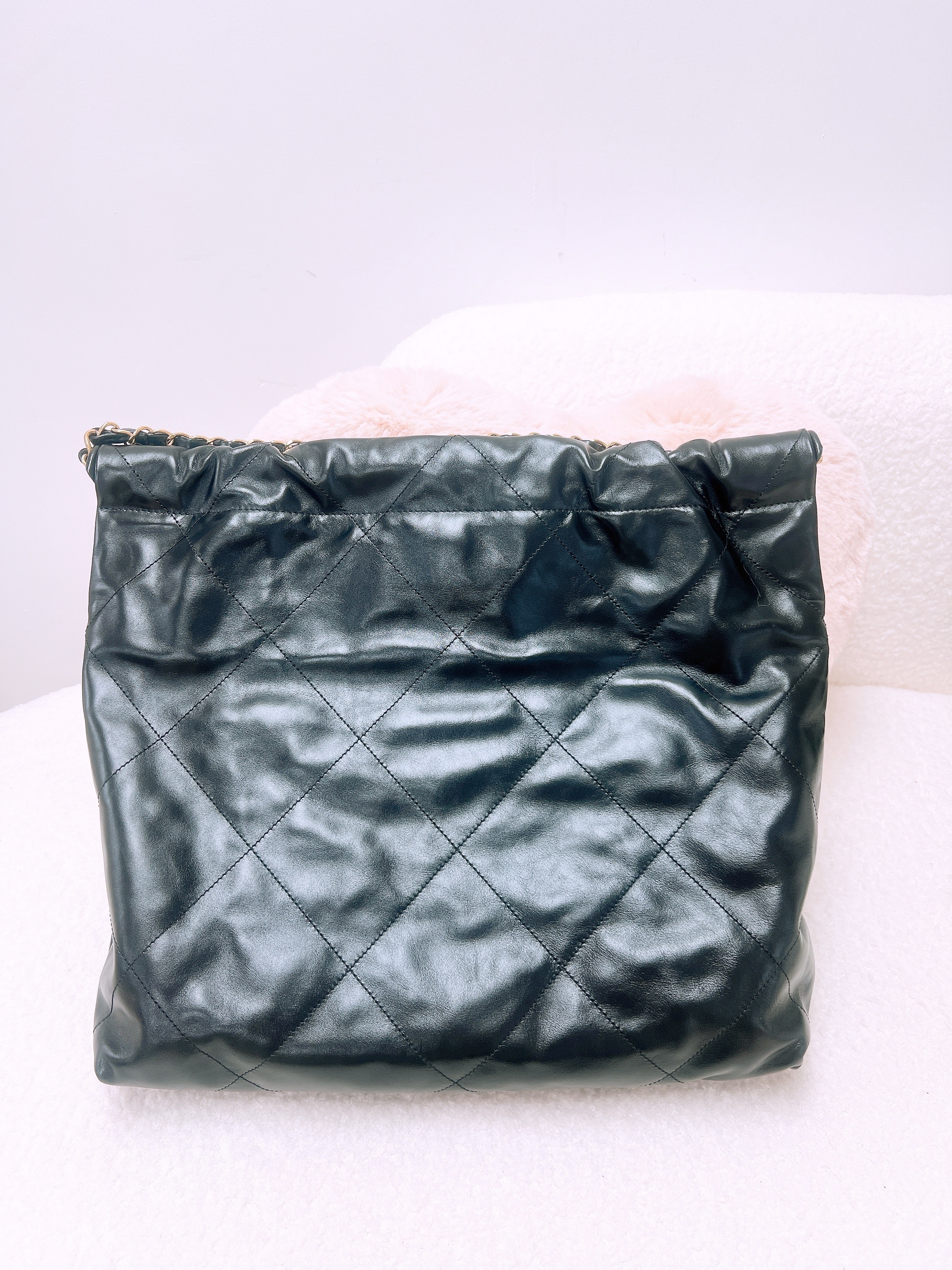 Chanel 22 medium (black GHW)