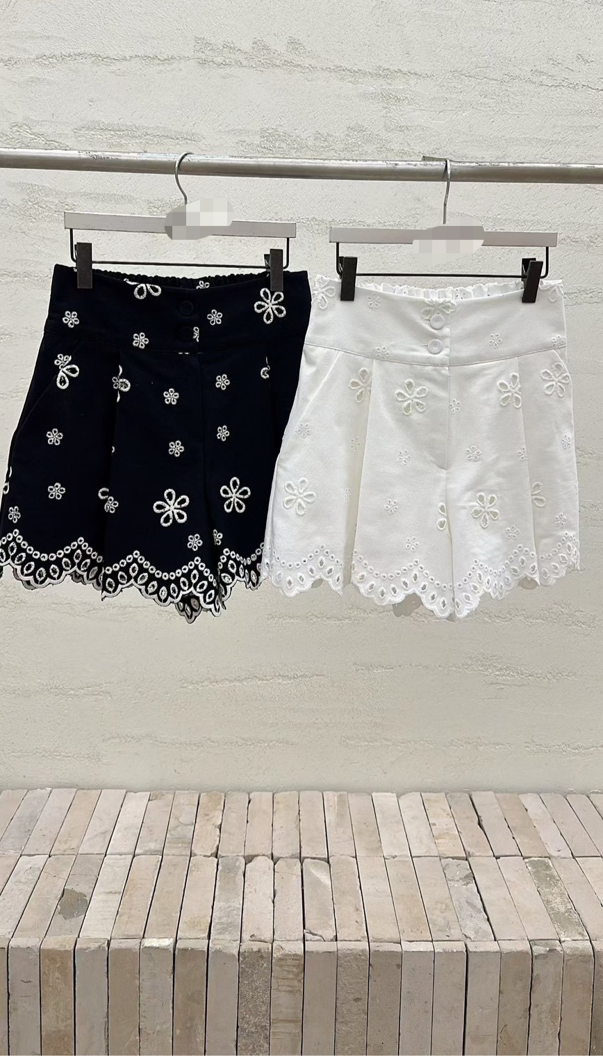 蕾絲花邊短褲