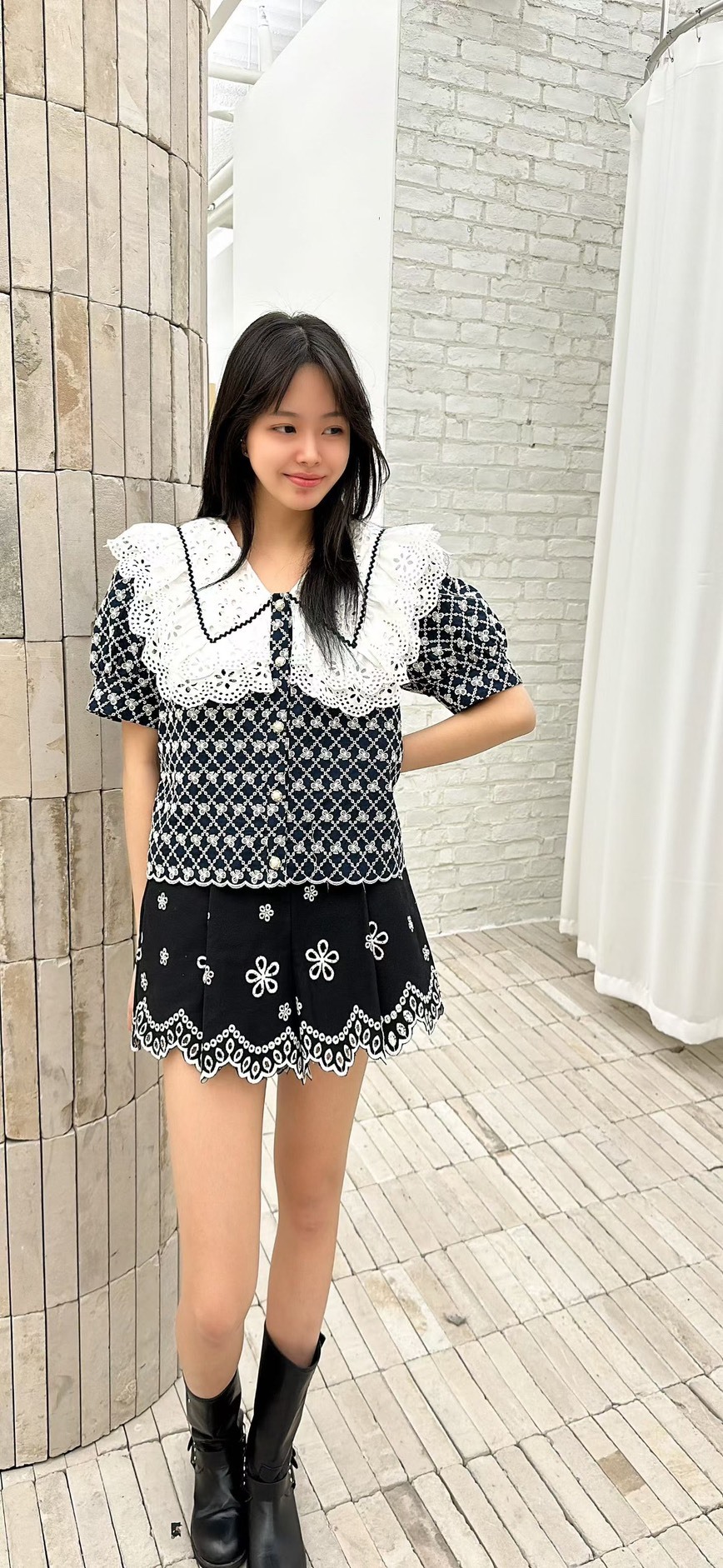 蕾絲領連續紋短袖襯衫