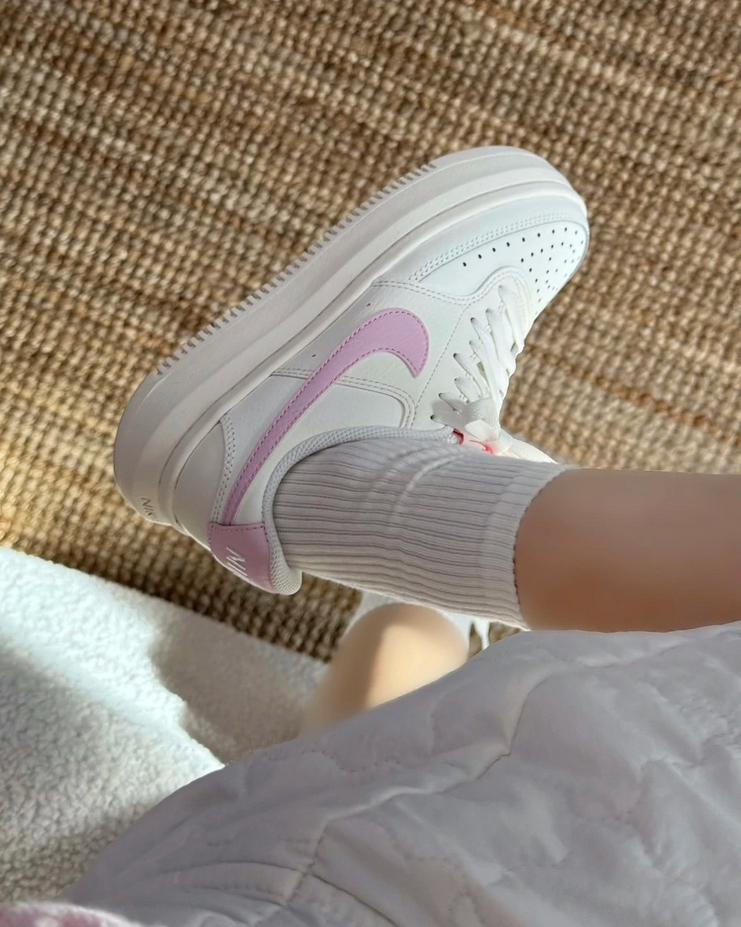 【預訂】NIKE COURT VISION 1 ALTA 奶油櫻花粉-WOMEN