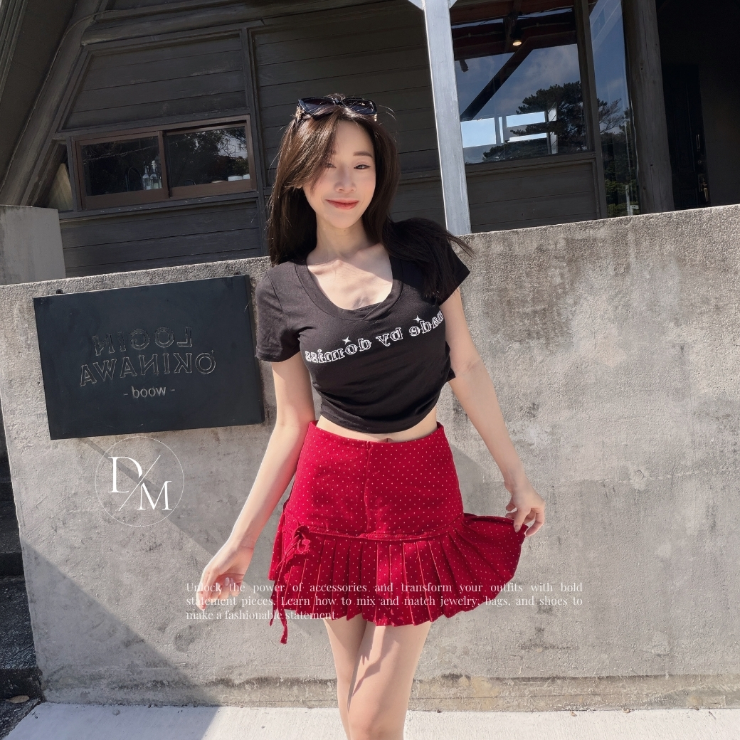 【骨相美V領】DOMISS自訂-印花字母短袖上衣 莫代棉上衣-3色(現貨)