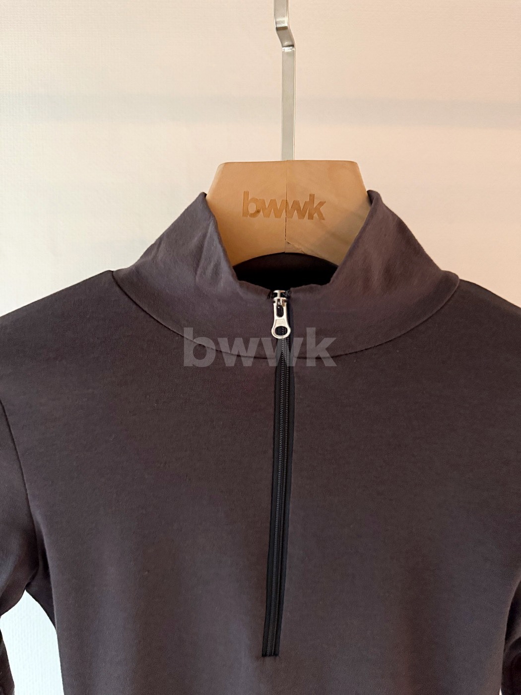 立領半拉鍊掐腰上衣-炭灰