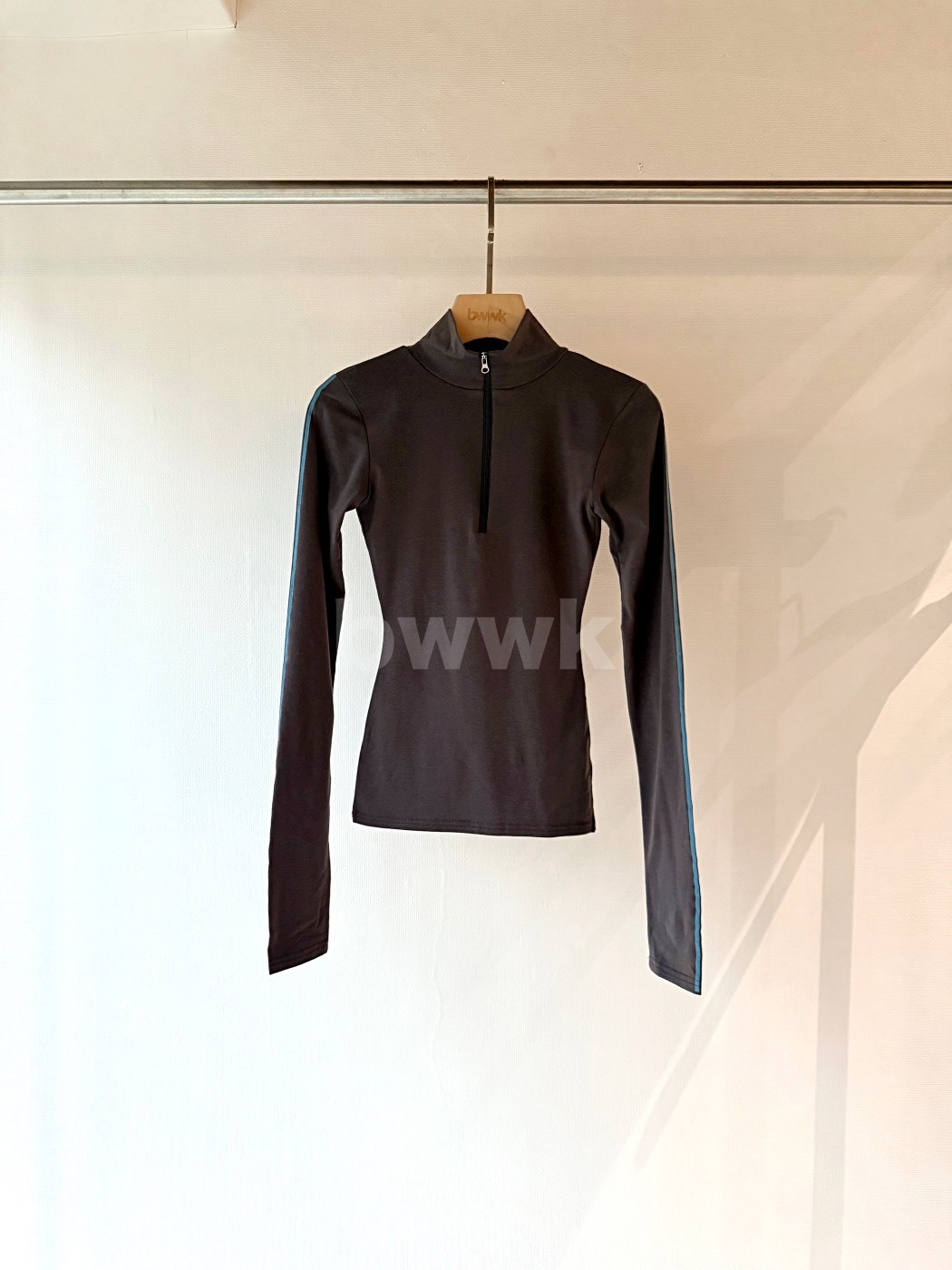 立領半拉鍊掐腰上衣-炭灰