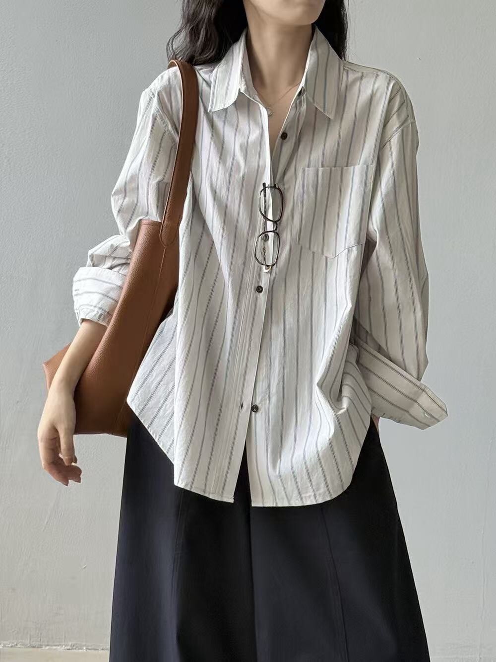 8513-法式棉麻細條紋落肩襯衫