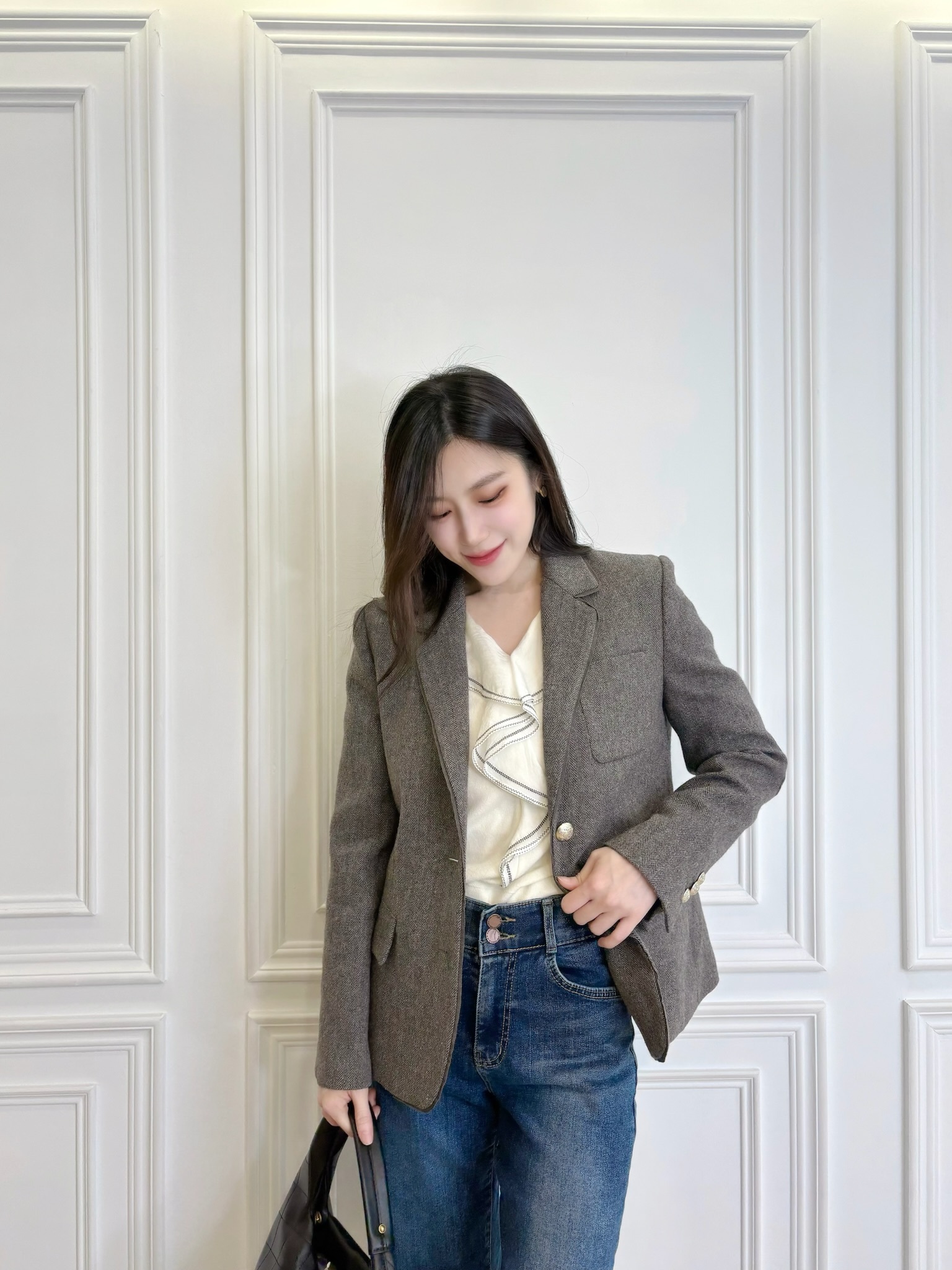 異材質拼接荷葉領針織上衣