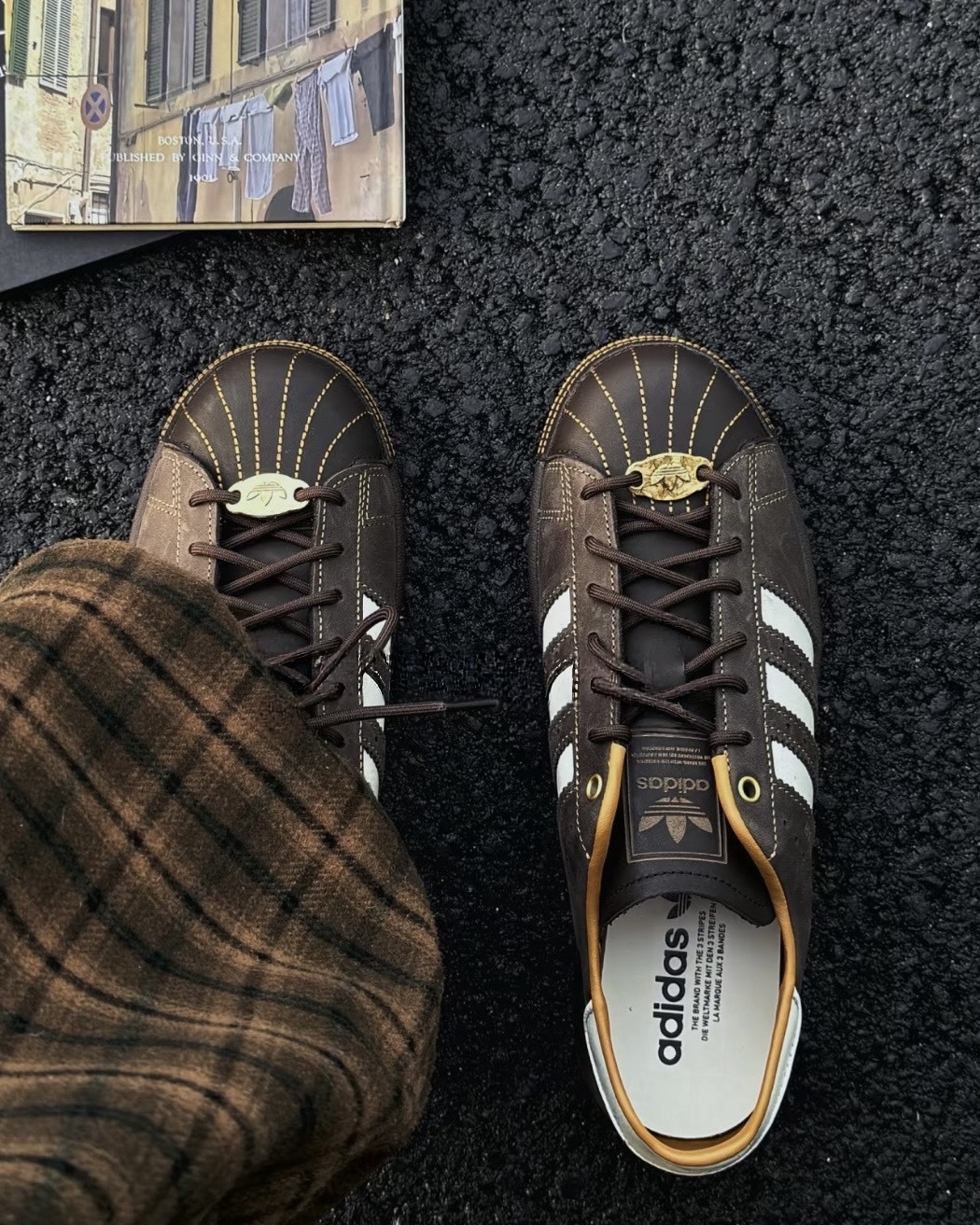 <質感>Adidas Originals Superstar 老錢風 油蠟皮 貝殼頭 深棕