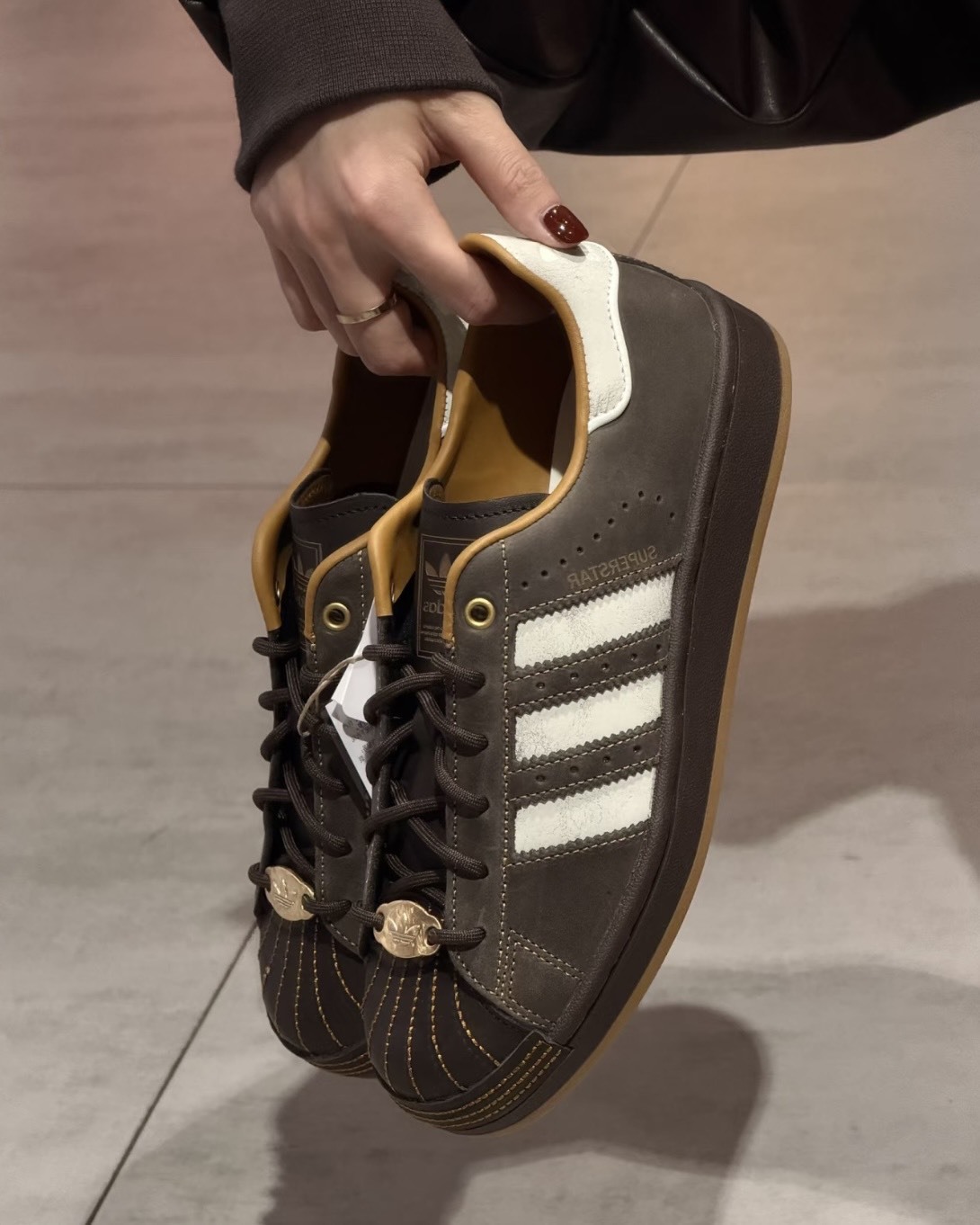 <質感>Adidas Originals Superstar 老錢風 油蠟皮 貝殼頭 深棕