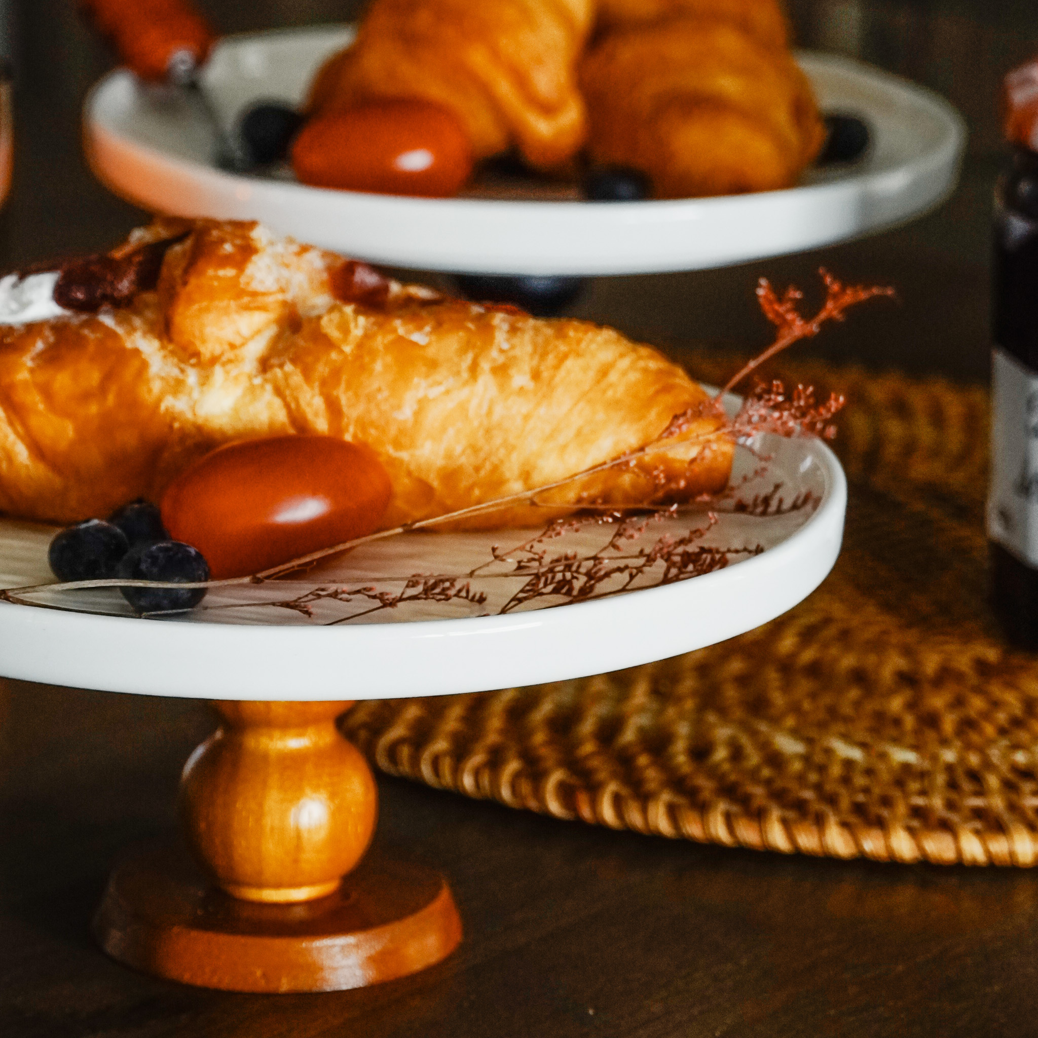 岩石紋木質底座高腳蛋糕盤 兩色售 預購