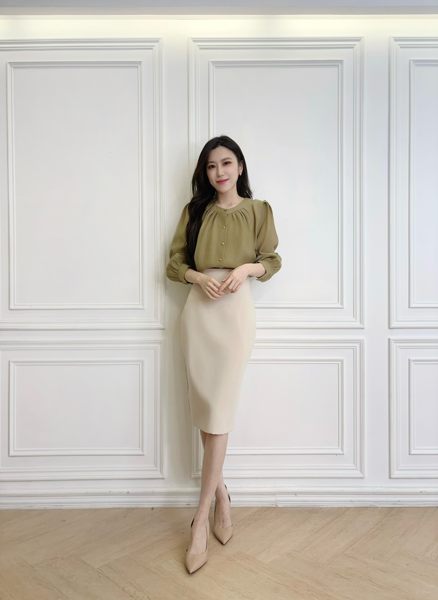 澎肩領打褶金釦上衣