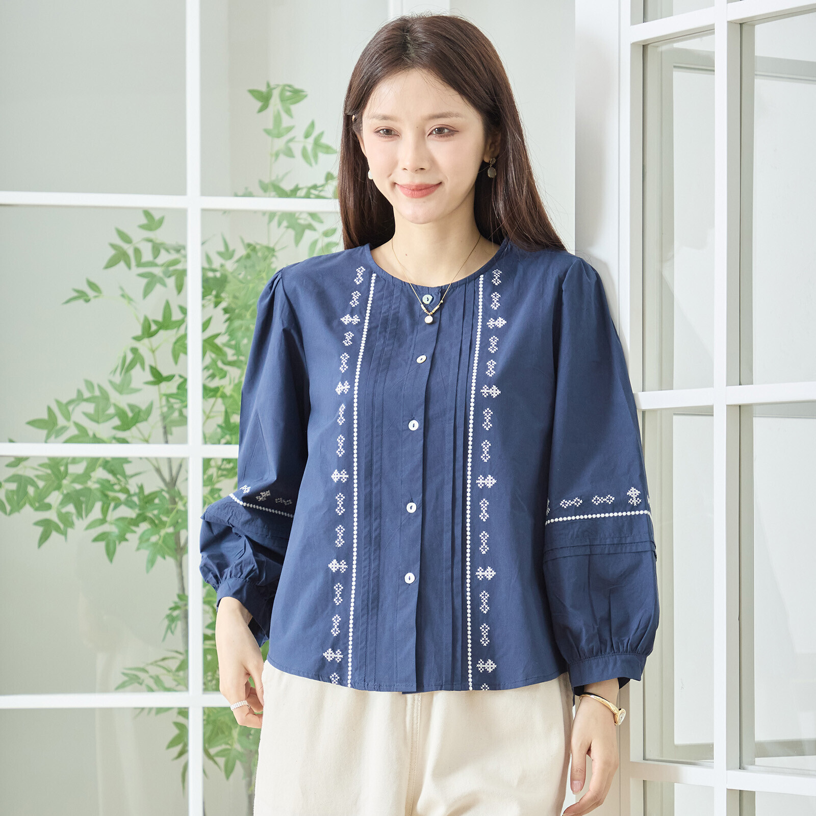 TE 刺繡線條前褶襯衫