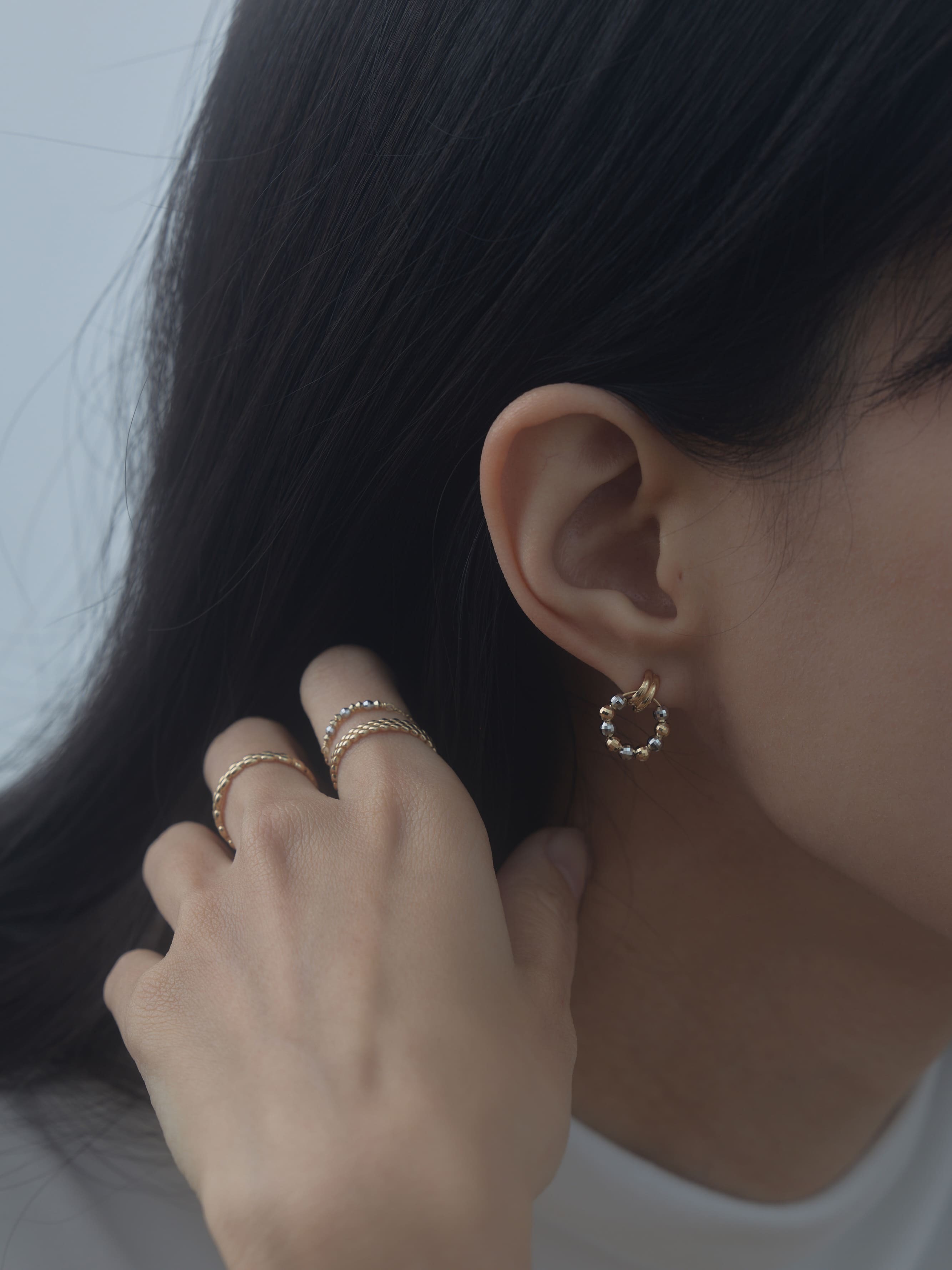 koro｜雙色緞帶圓珠耳環