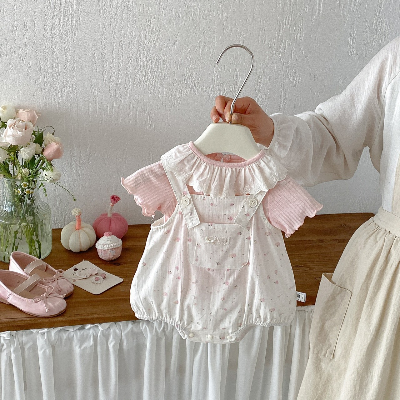 小碎花吊帶包屁套裝