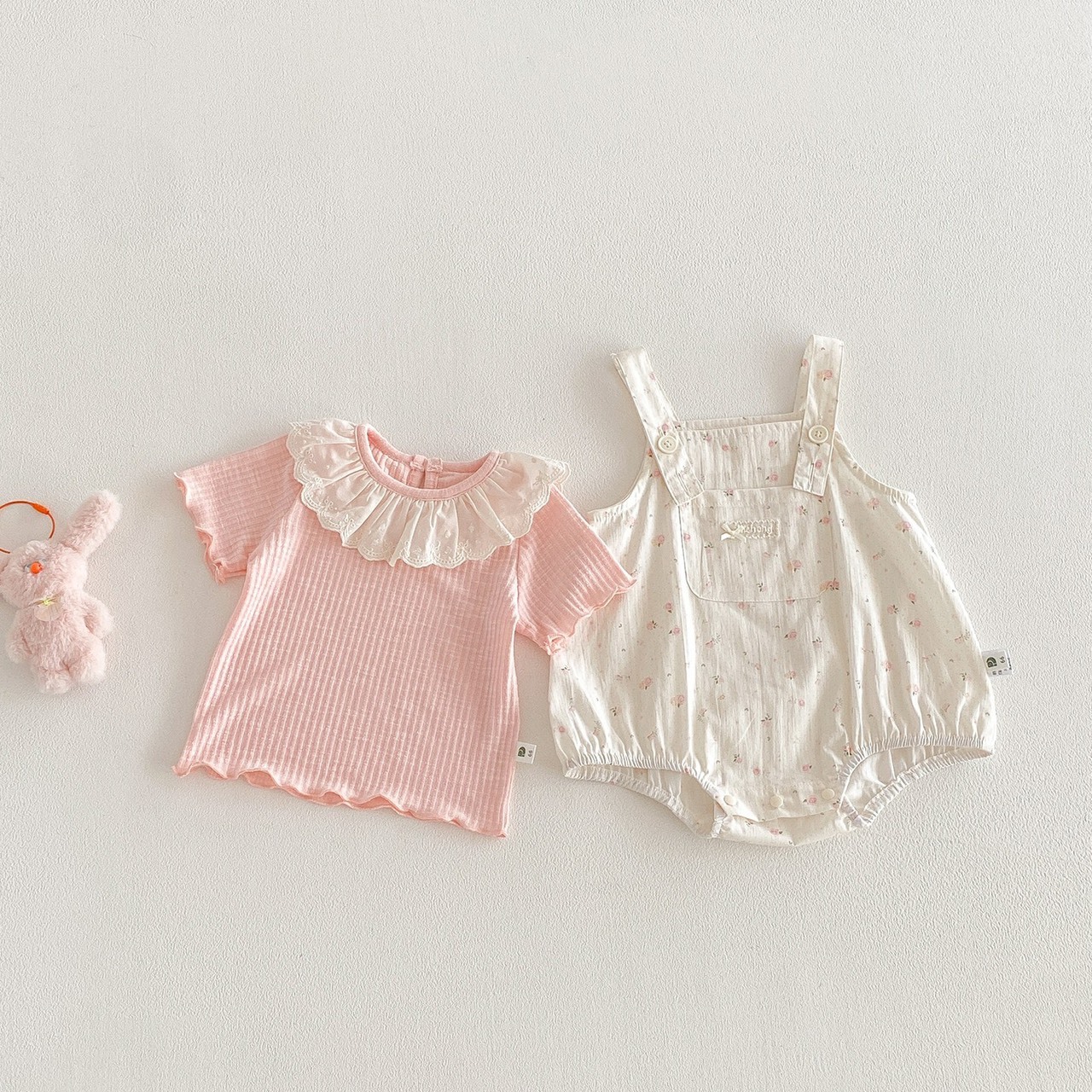 小碎花吊帶包屁套裝