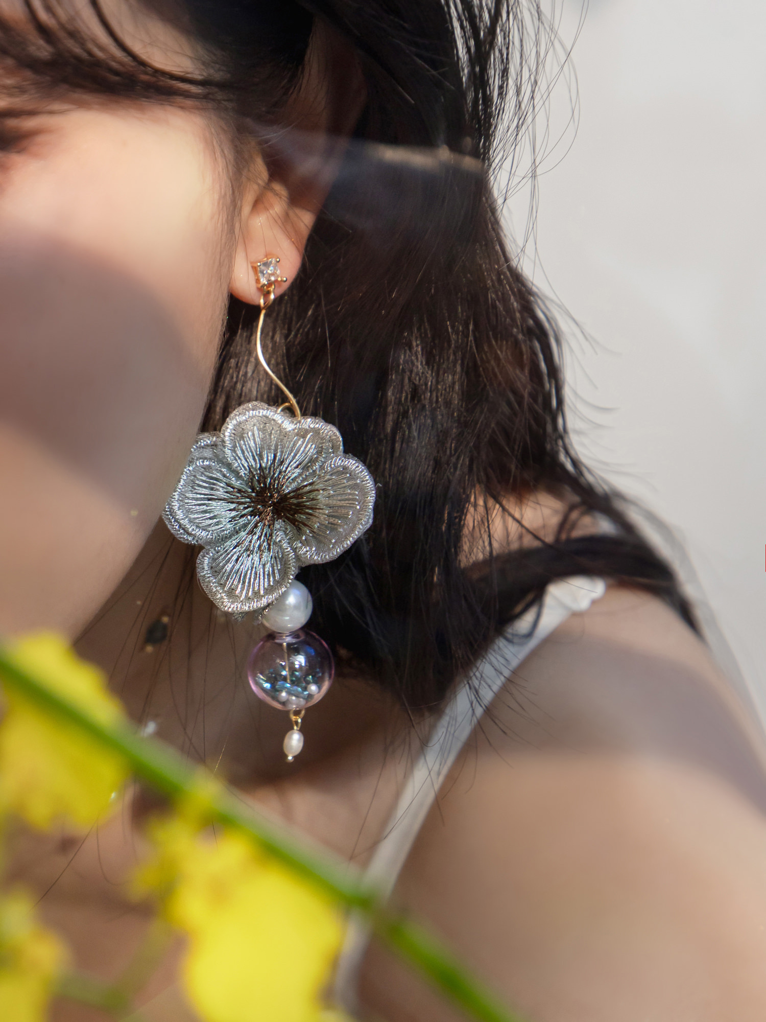 隱鹿白月光。MUCHAT手作14KGP刺繡花玻璃球純銀針耳環