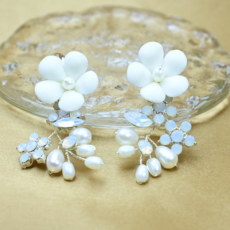 歐洲設計陶瓷花配上澳寶天然寶石及淡水珍珠耳環